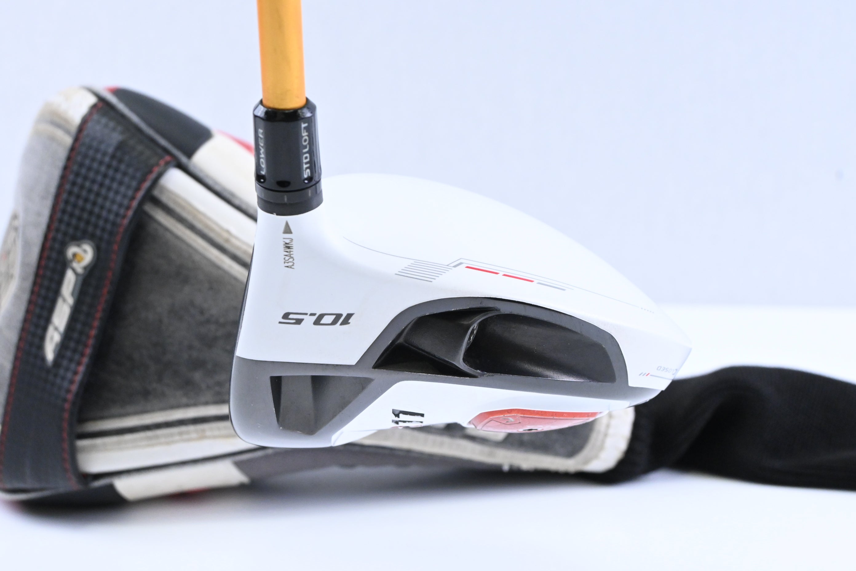 Taylormade R11 Driver / 10.5 Degree / Stiff Flex UST ProForce V2 96 Shaft