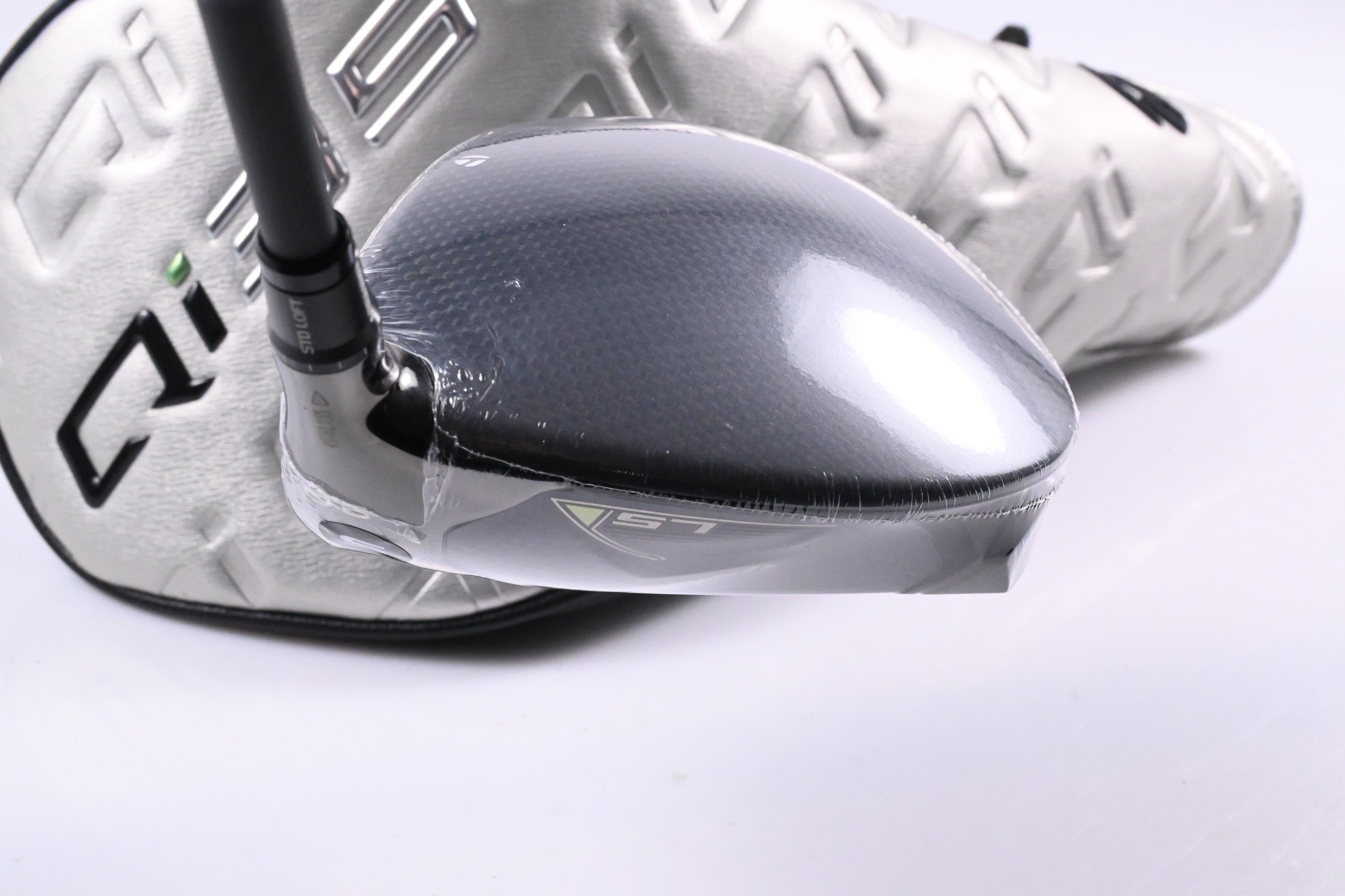 Taylormade Qi35 LS Driver / 9 Degree / Stiff Flex Kai'Li Dark Waves White 60