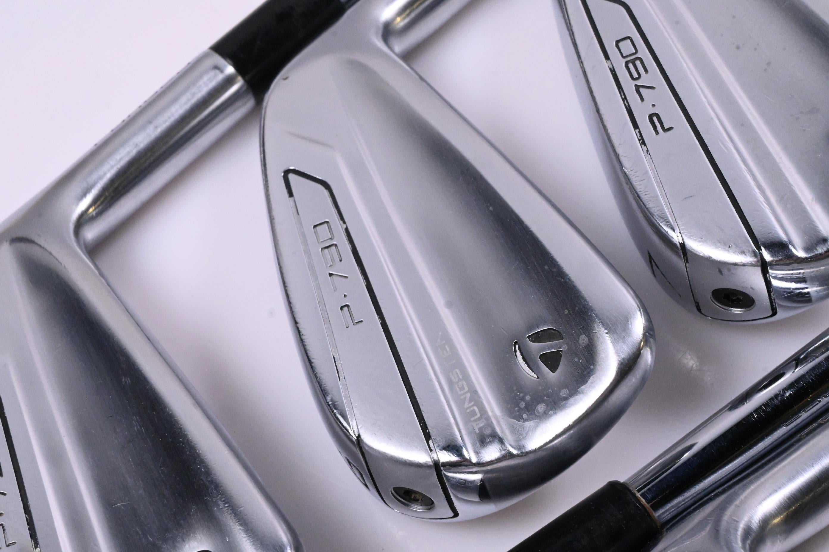 Taylormade P790 2019 Irons / 5-PW / Regular Flex Dynamic Gold 105 R300 Shafts