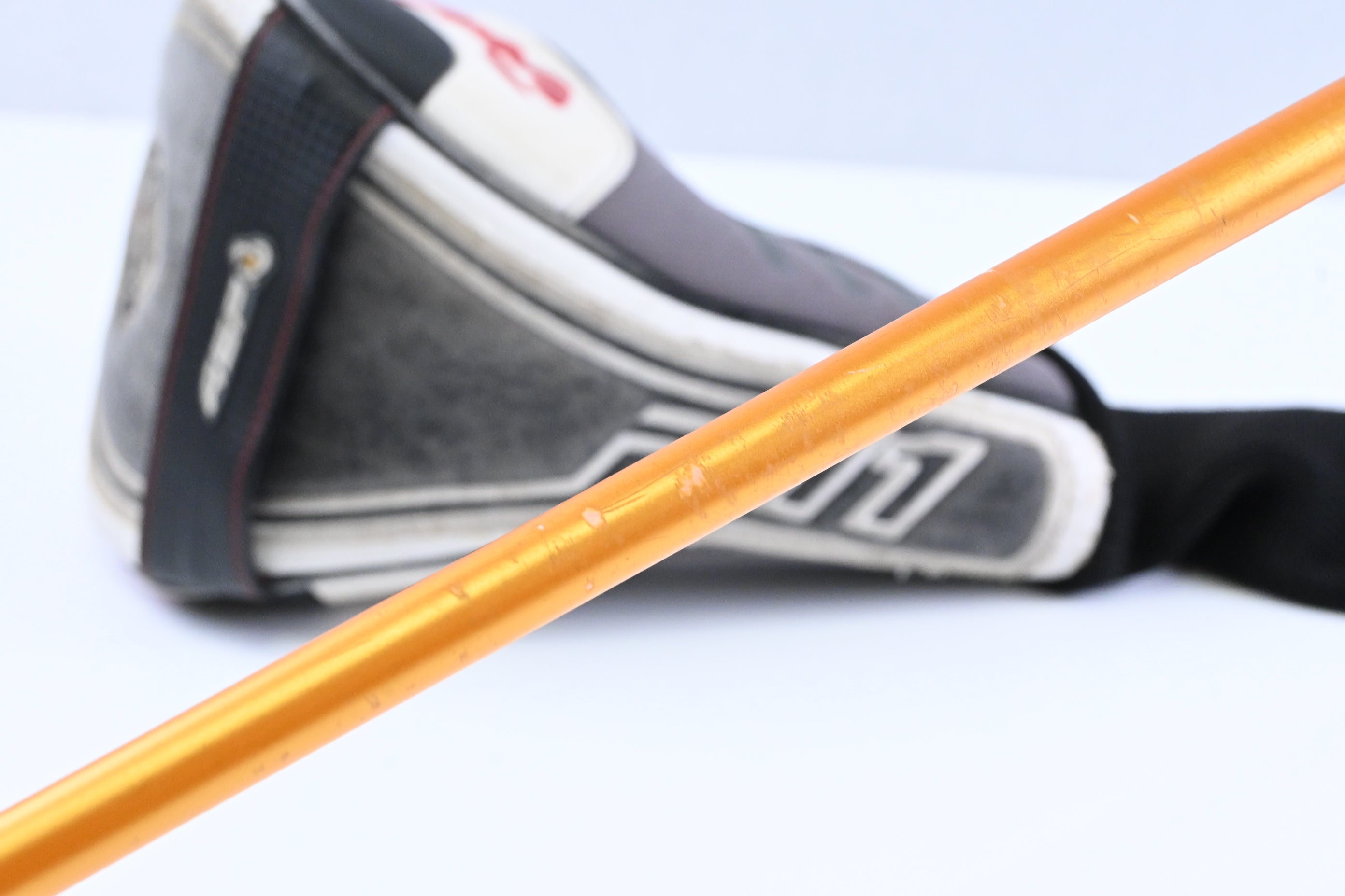Taylormade R11 Driver / 10.5 Degree / Stiff Flex UST ProForce V2 96 Shaft