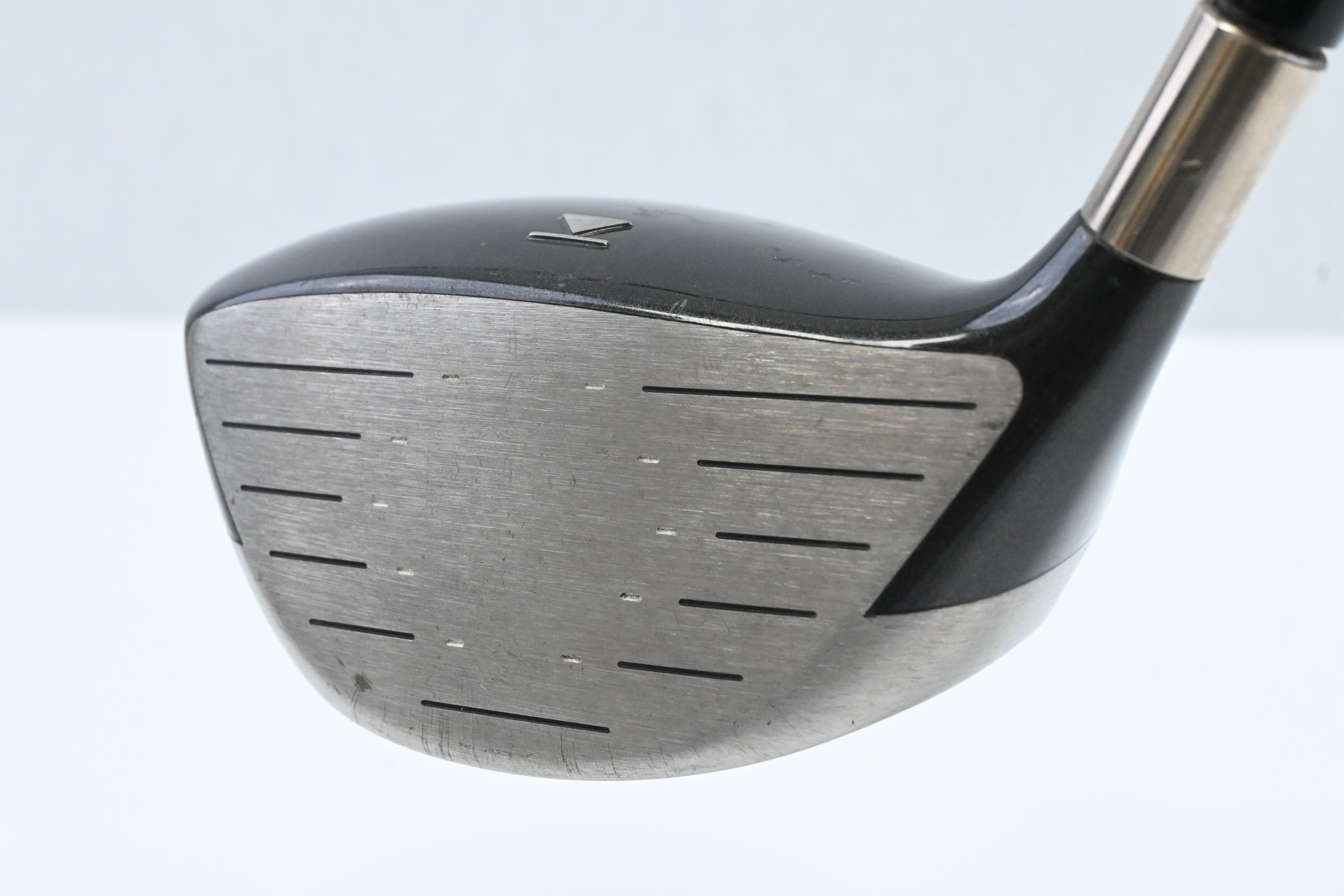 Titleist 905 T Driver / 9.5 Degree / Stiff Flex Graphite Design YS-6+ Shaft