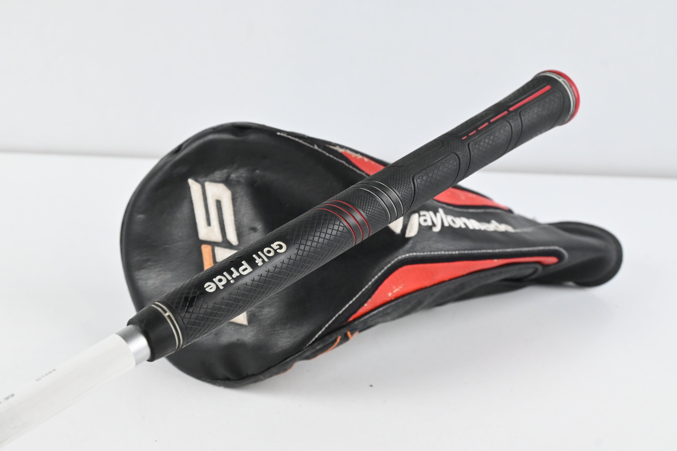 Taylormade M5 Driver / 9 Degree / Regular Flex Matrix White Tie MFS X5 55