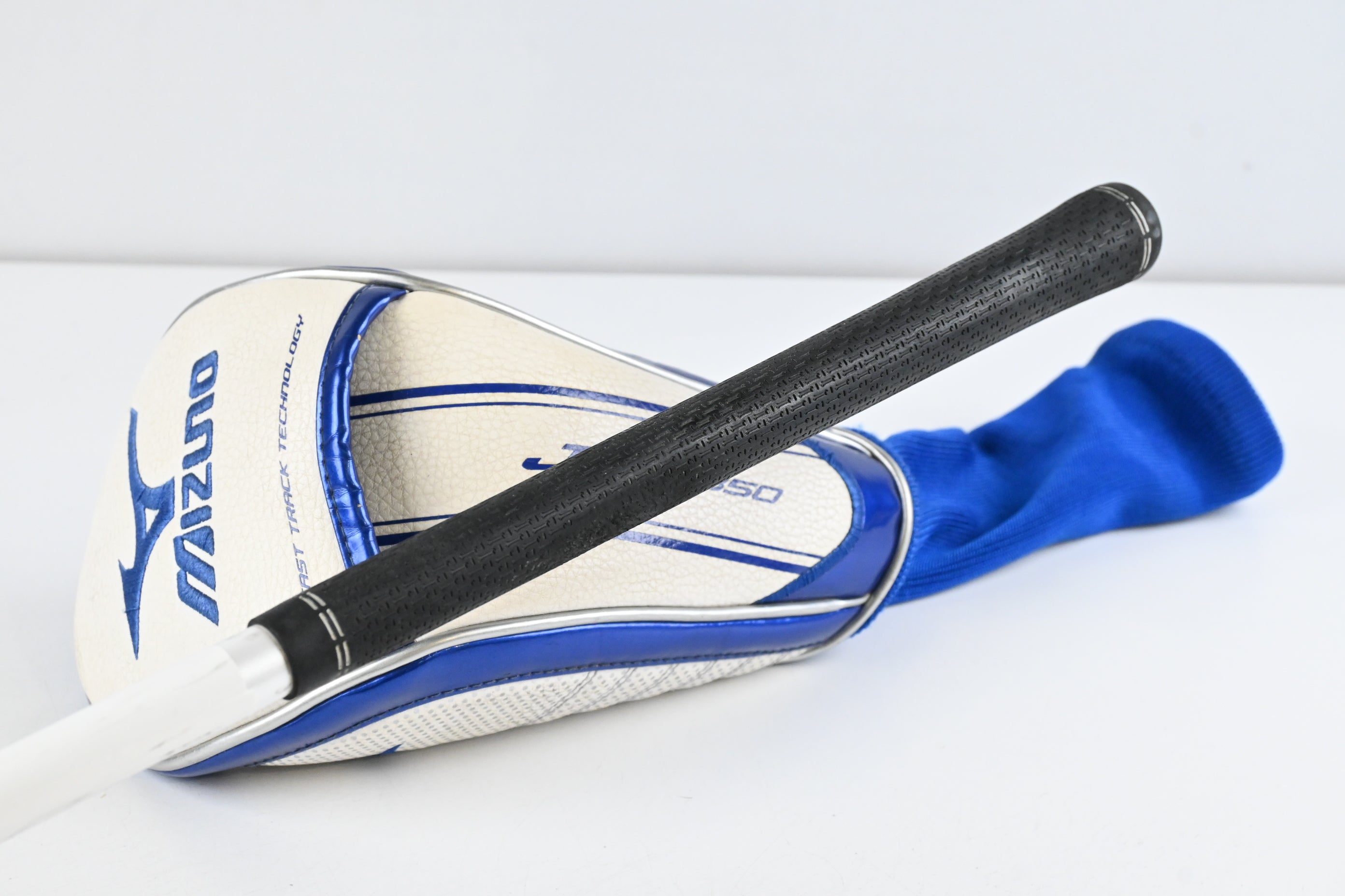 Mizuno JPX 850 Driver / 7.5-11.5 Degree / Regular Flex Fujikura Orochi 55 Shaft
