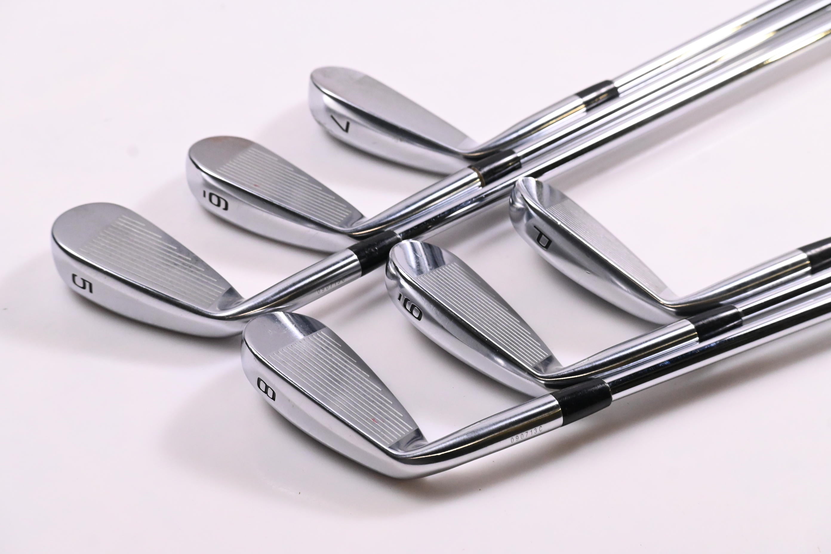 Mizuno JPX 825 Irons / 5-PW / Regular Flex Dynalite Gold XP R300 Shafts