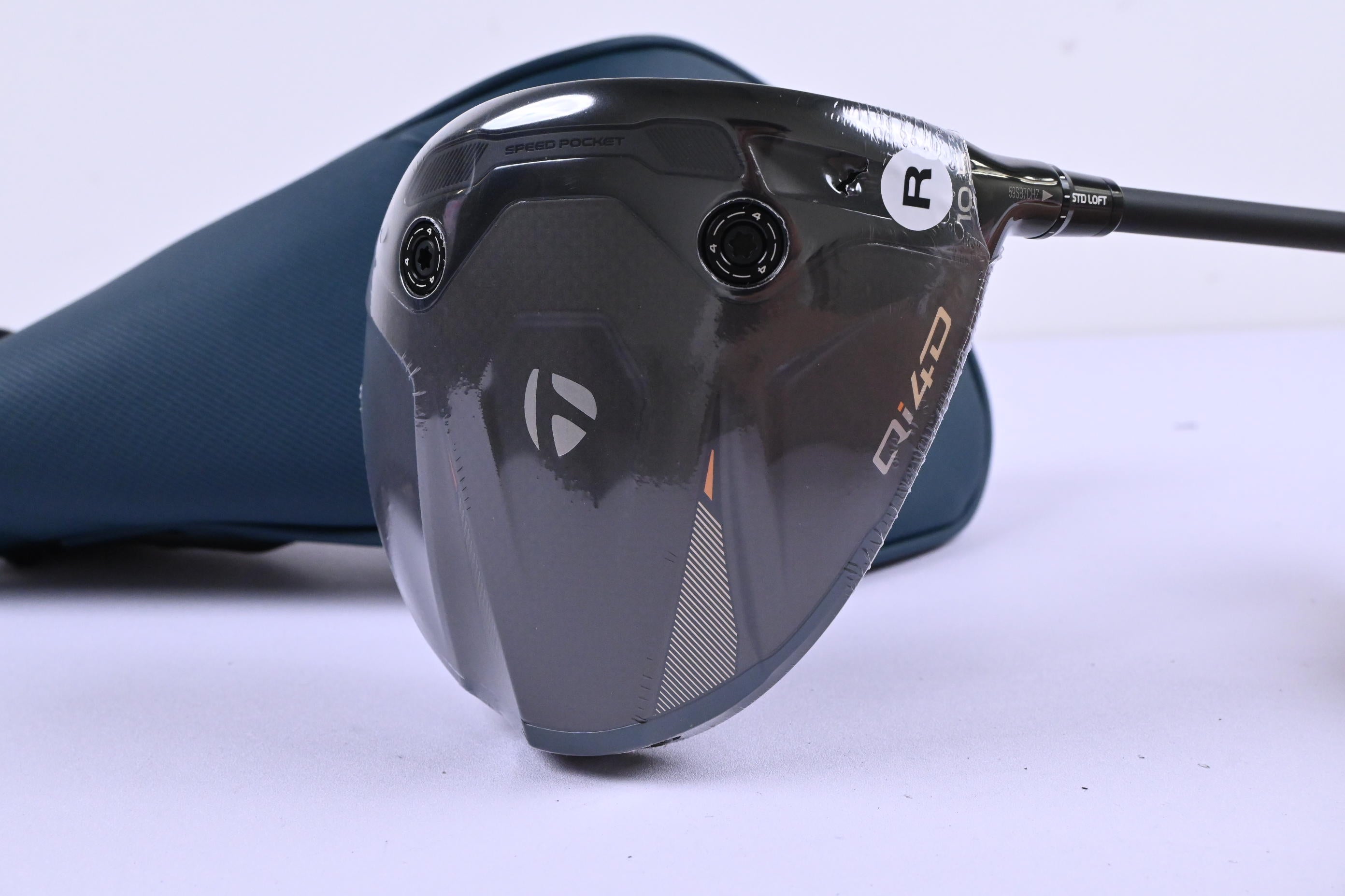 Taylormade Qi4D Driver / 10.5 Degree / Stiff flex REAX 60 Shaft