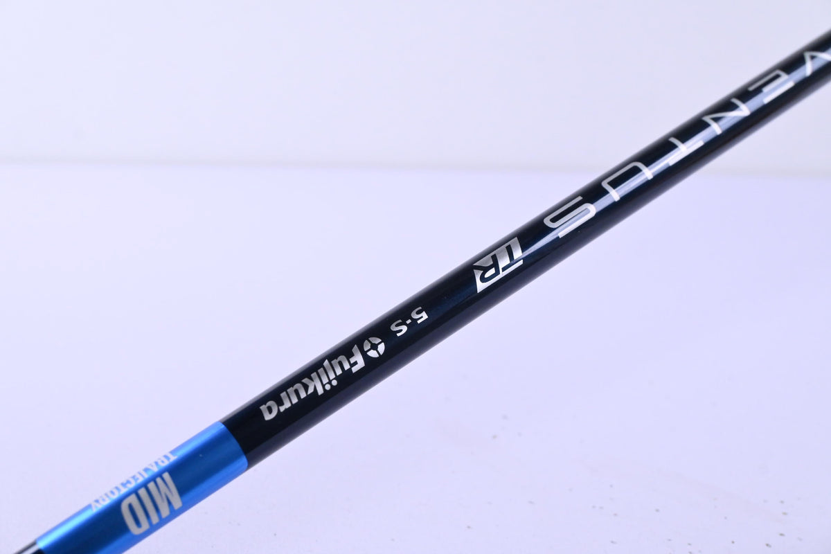 Wilson Dynapower Carbon 2023 Driver / 10.5 Degree / Stiff Flex Ventus TR Blue 5
