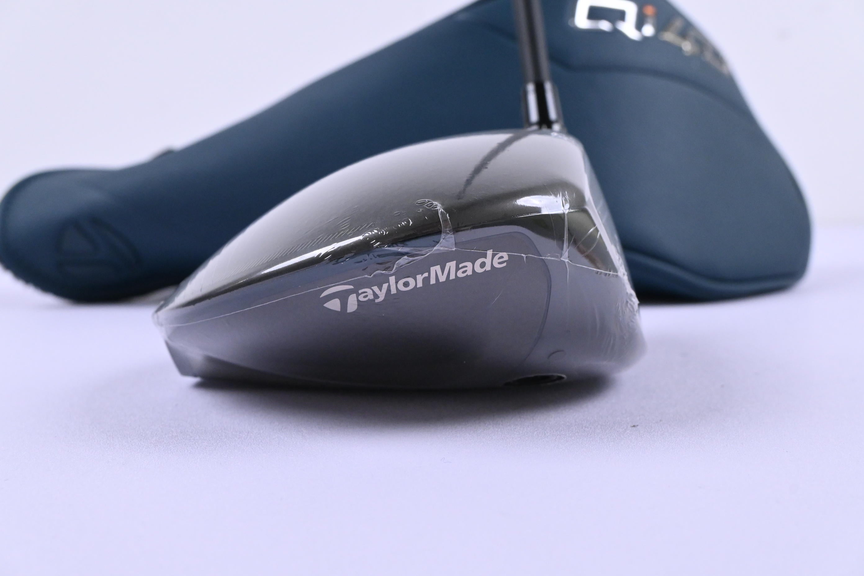 Taylormade Qi4D Driver / 10.5 Degree / Stiff flex REAX 60 Shaft