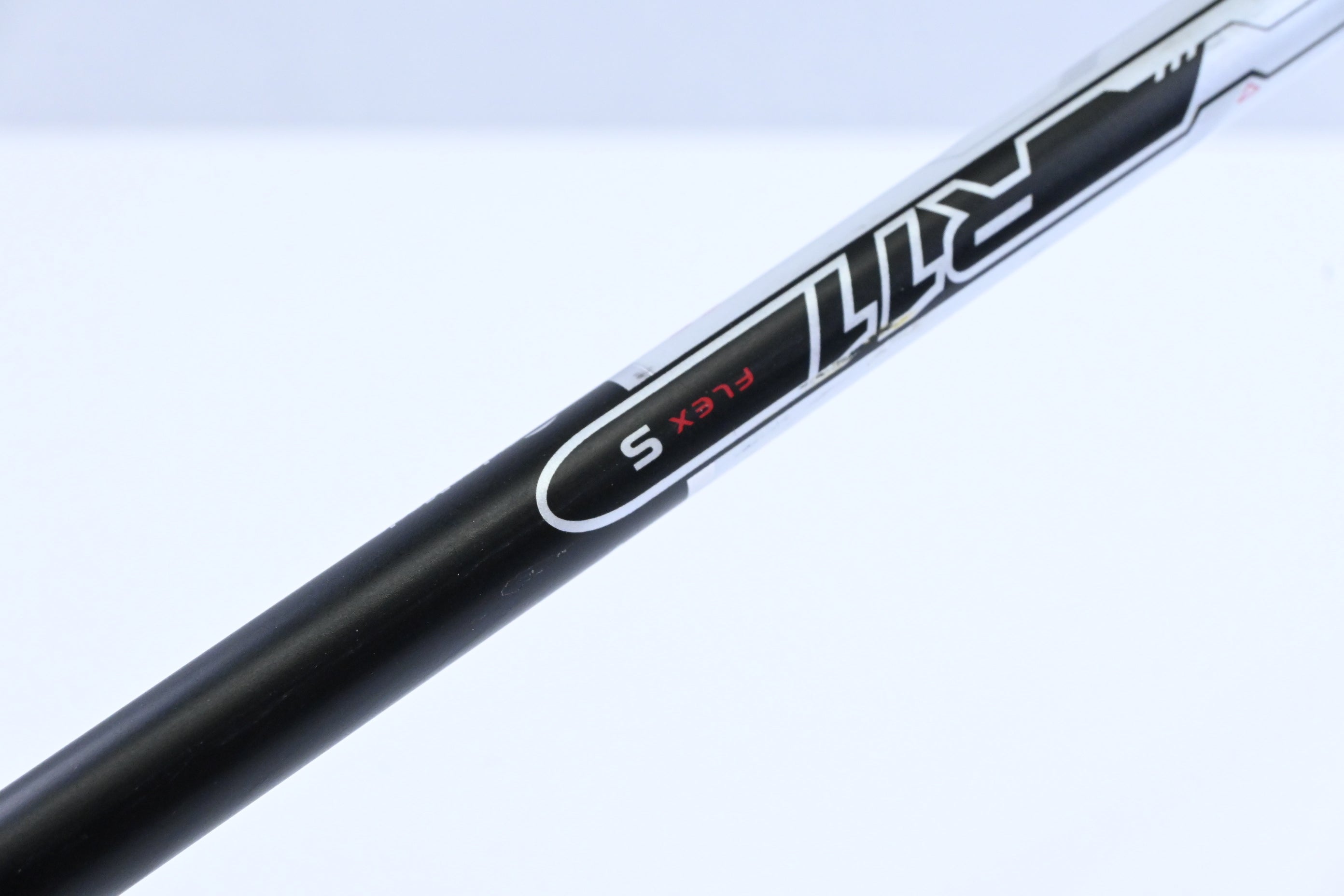 Left Hand Taylormade R11 Driver / 9 Degree / Stiff Flex Fujikura Blur 65 Shaft