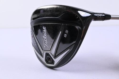Titleist 915 D3 Driver / 9.5 Degree / Regular Flex Diamana M+ Red 50 Shaft