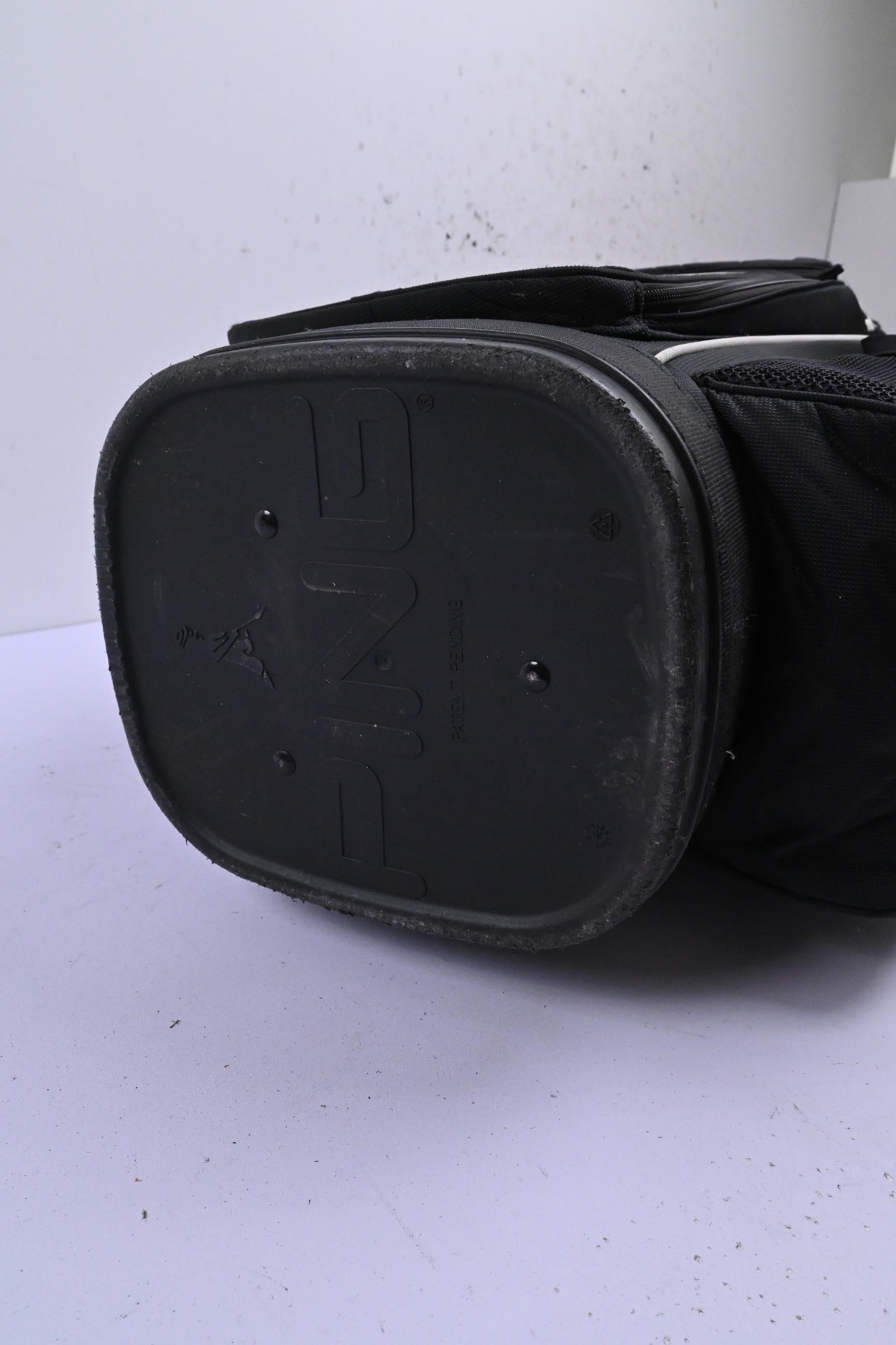 Ping Discover Cart Bag / 14-Way Divider / Black & White