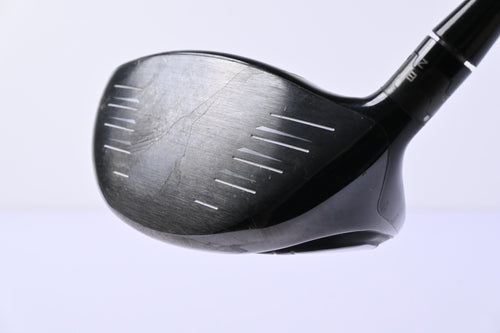 Titleist 915 D3 Driver / 9.5 Degree / Regular Flex Diamana M+ Red 50 Shaft