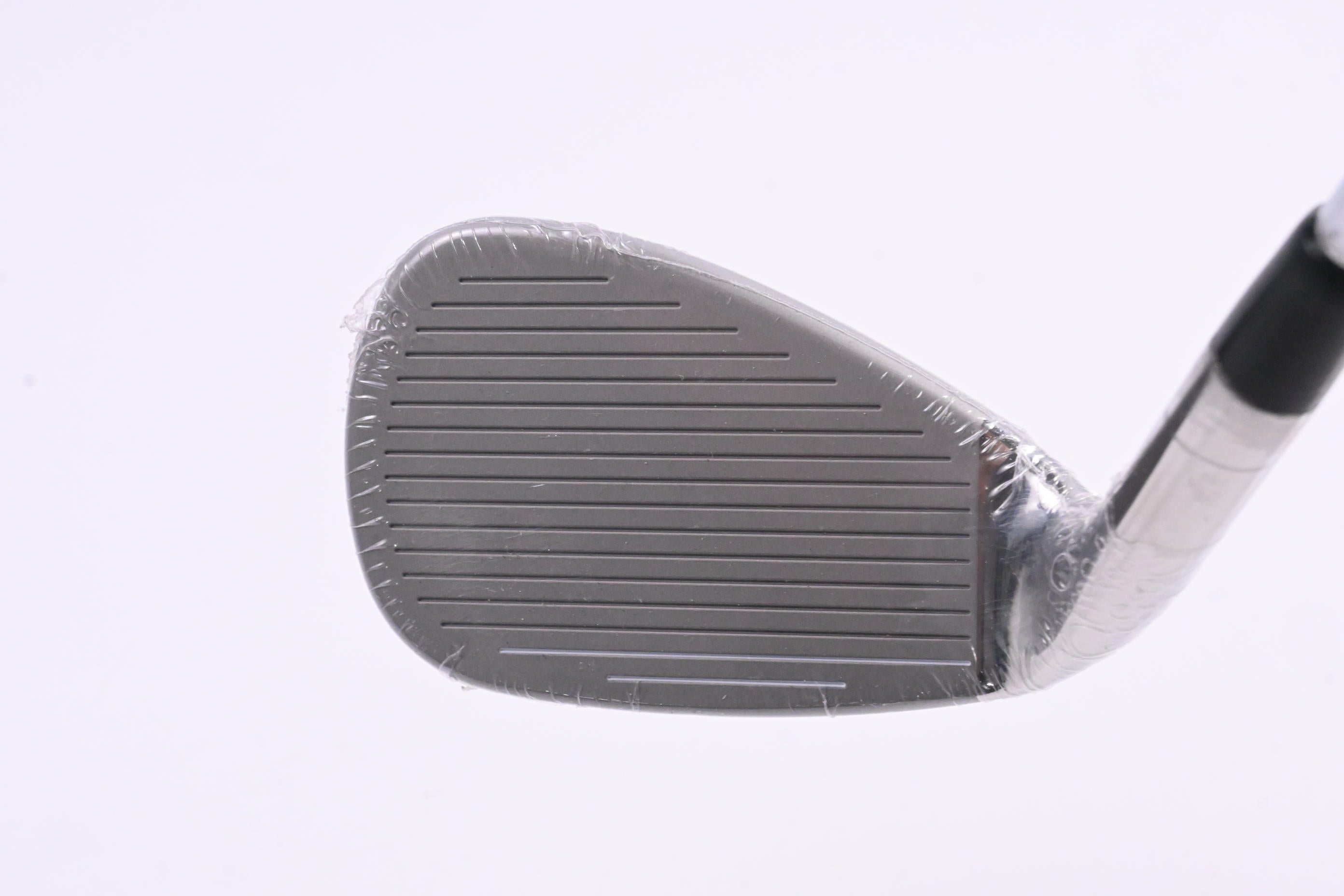 Cleveland Halo XL Full Face Pitching Wedge / 43 Degree / Stiff Flex Dynamic Gold