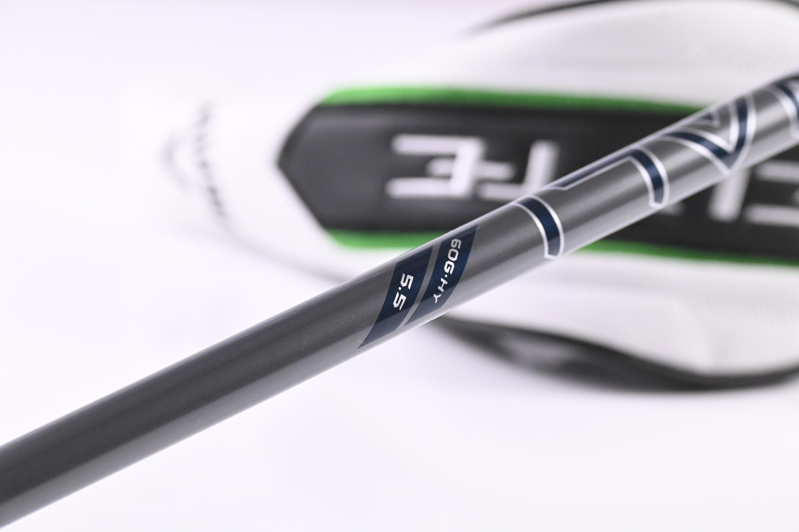 Callaway Elyte X #4 Hybrid / 21 Degree / Regular Flex Denali Charcoal 60 Shaft