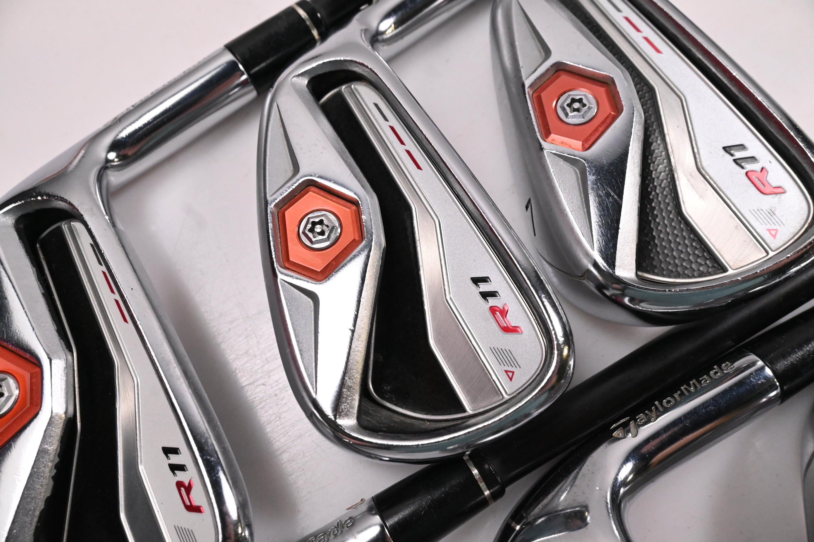 Taylormade R11 Irons / 5-PW+SW / Regular Flex Fujikura Motore 65 Shafts