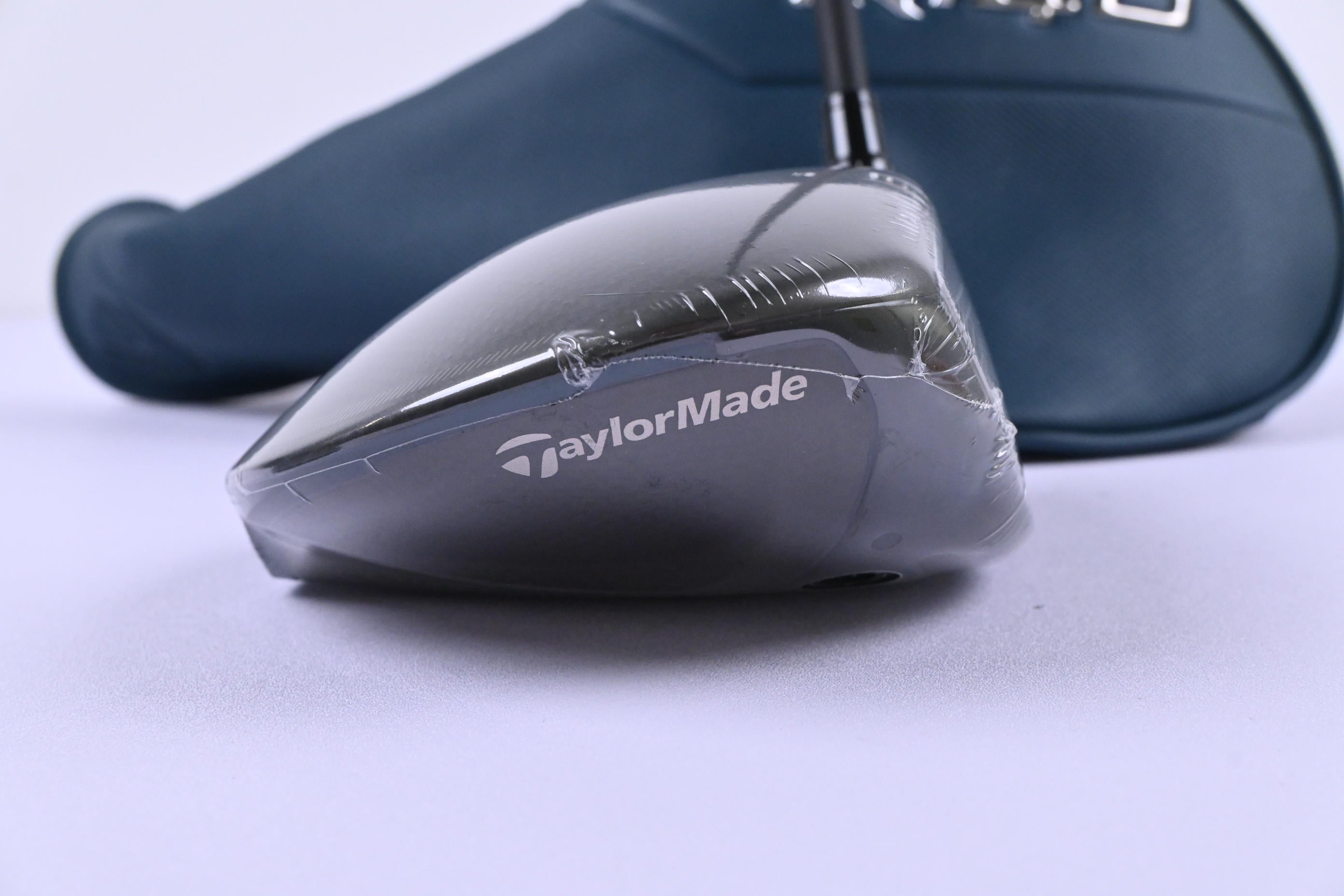 Taylormade Qi4D Driver / 10.5 Degree / Regular Flex REAX 50 Shaft