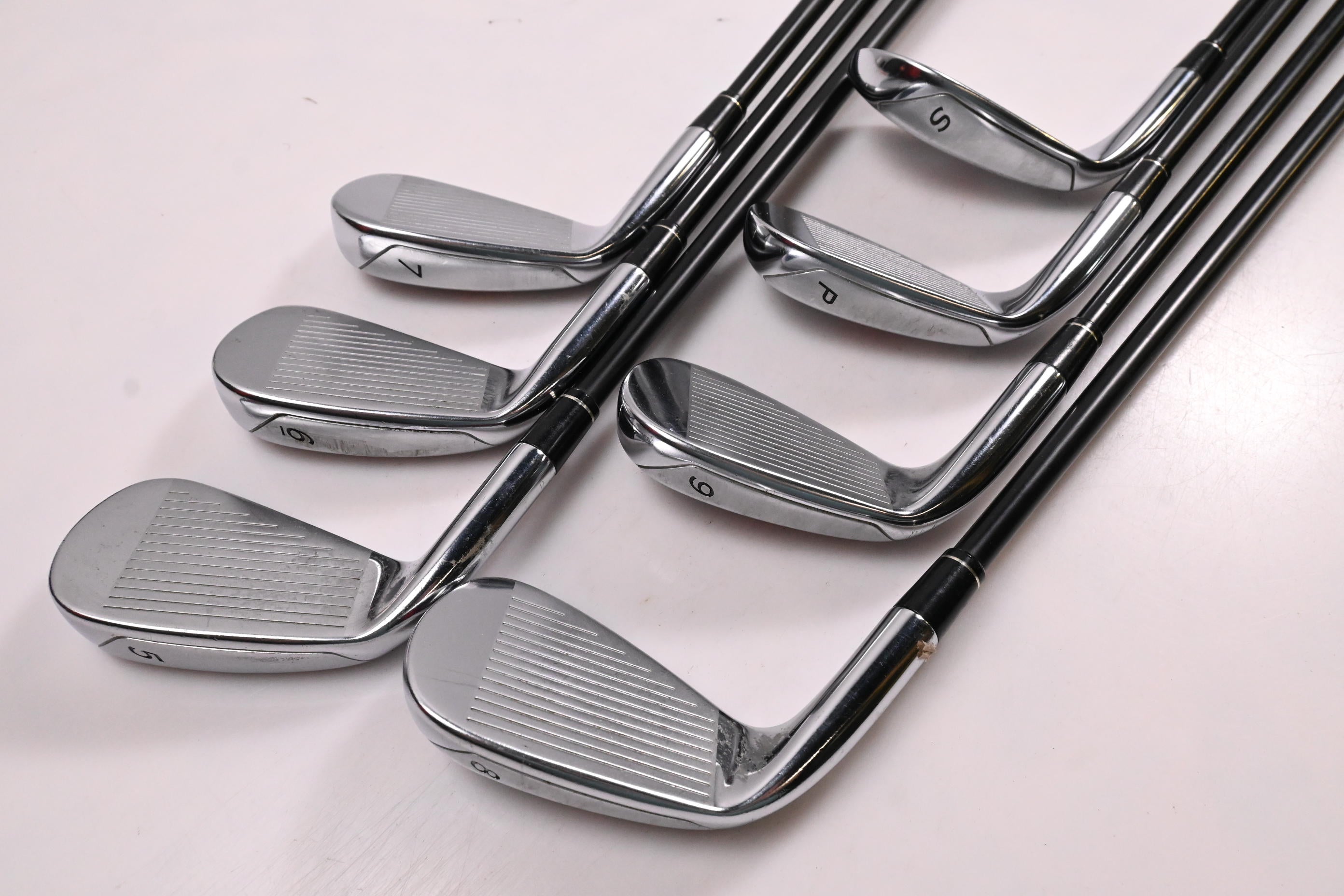 Taylormade R11 Irons / 5-PW+SW / Regular Flex Fujikura Motore 65 Shafts