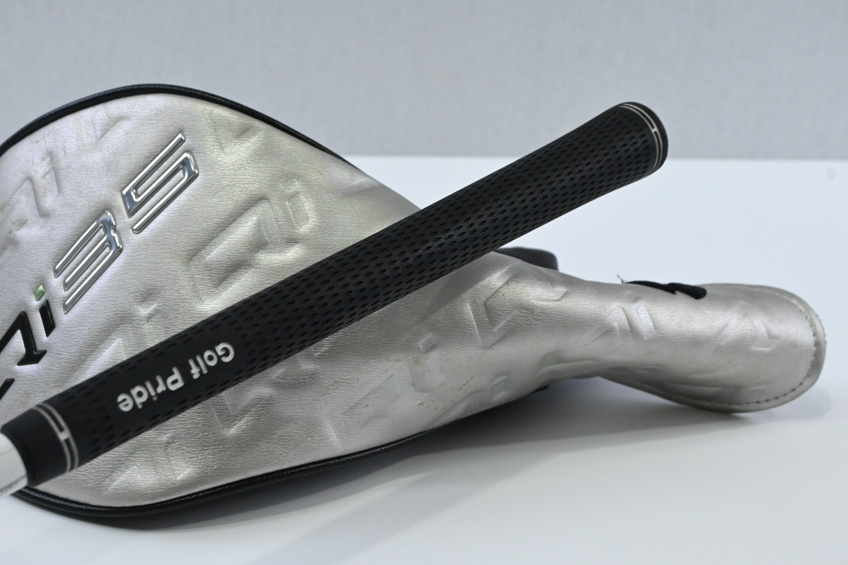 Taylormade Qi35 Max Driver / 10.5 Degree / Regular Flex Vanquish 5 Shaft