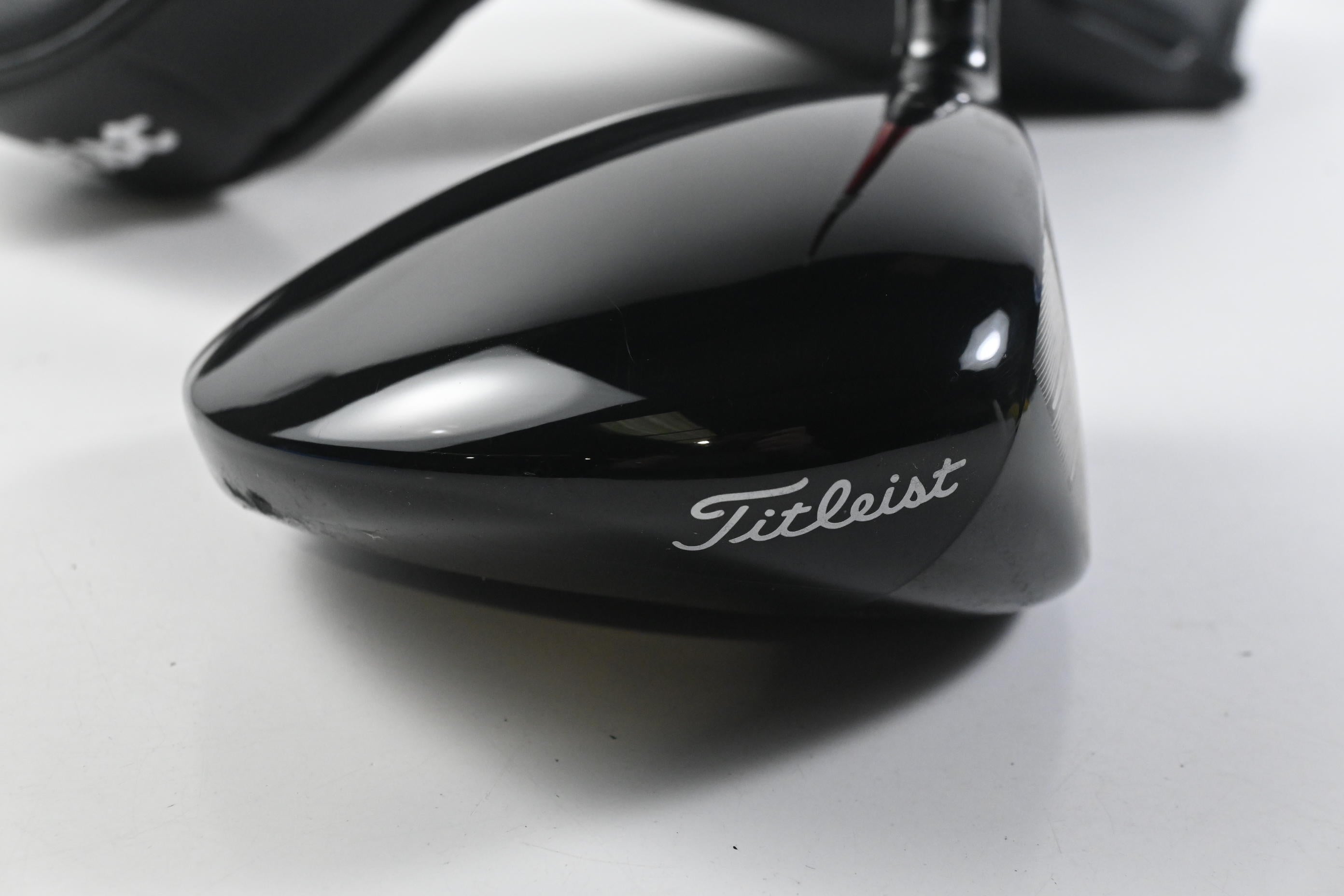 Titleist GT2 Driver / 10 Degree / Regular Flex Denali Red 50 Shaft