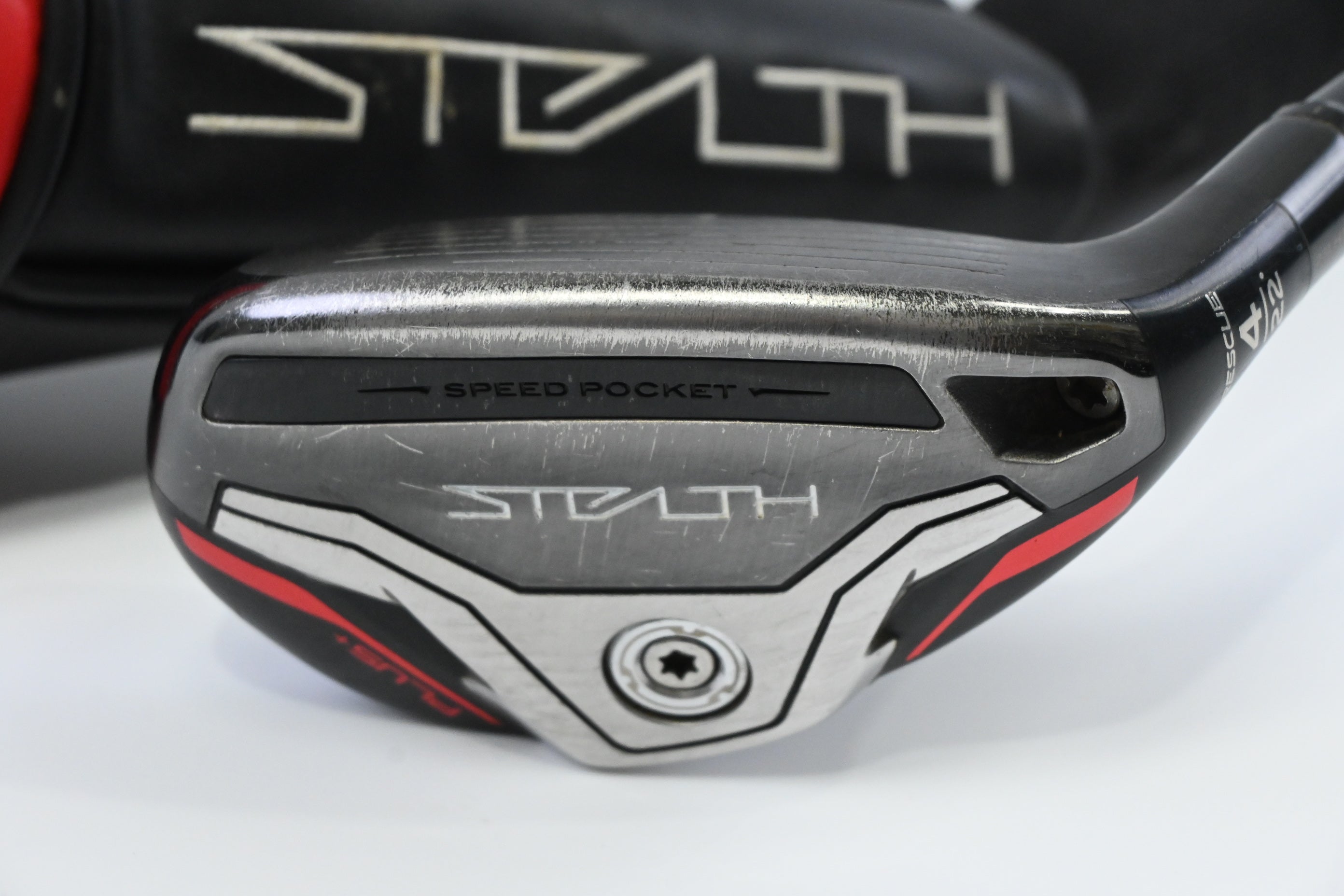 Taylormade Stealth Plus #4 Hybrid / 22 Degree / Stiff Flex HZRDUS Smoke Red RDX