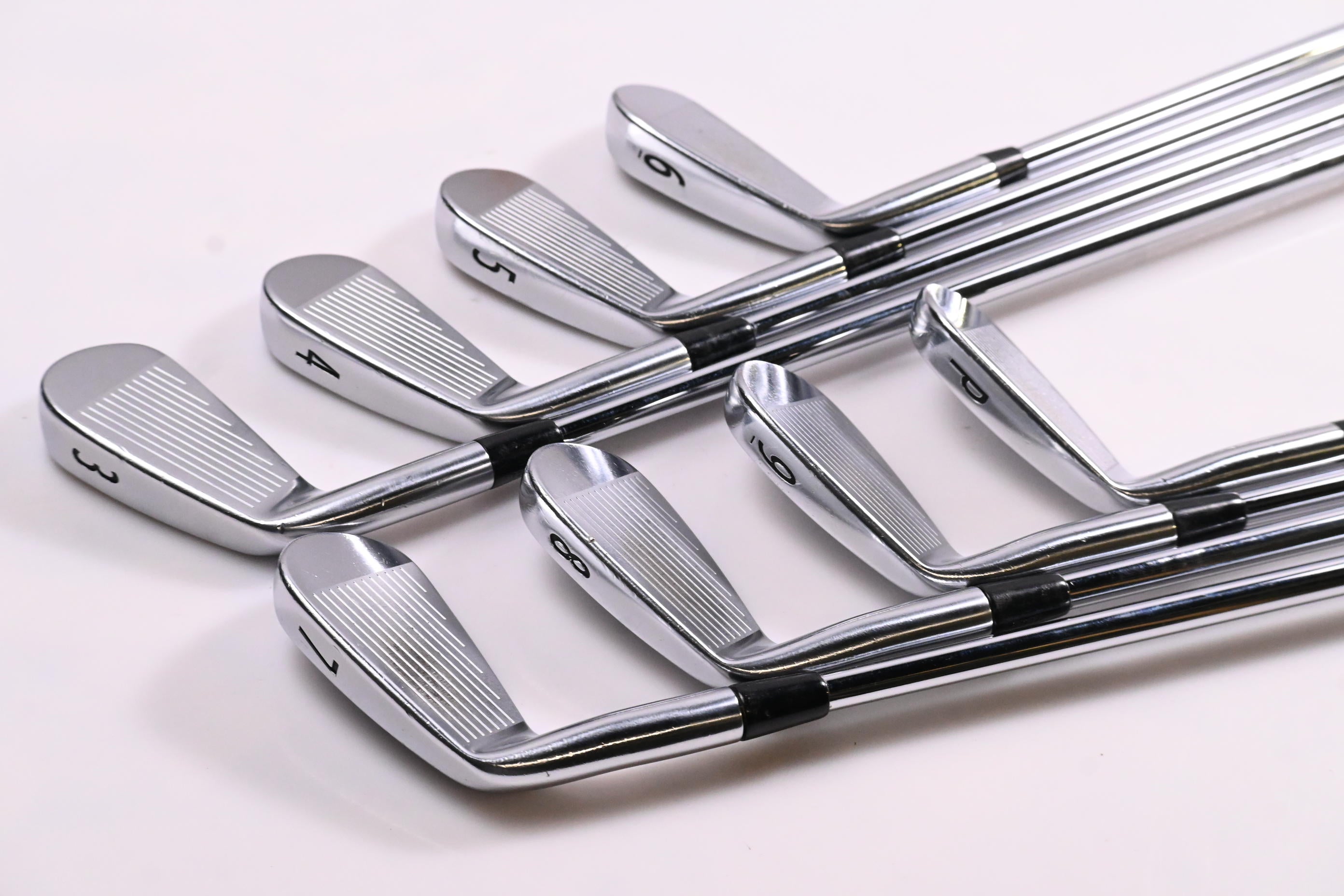 Titleist 712 CB/MB Irons / 3-PW / Stiff Flex Dynalite Gold XP S300 Shafts