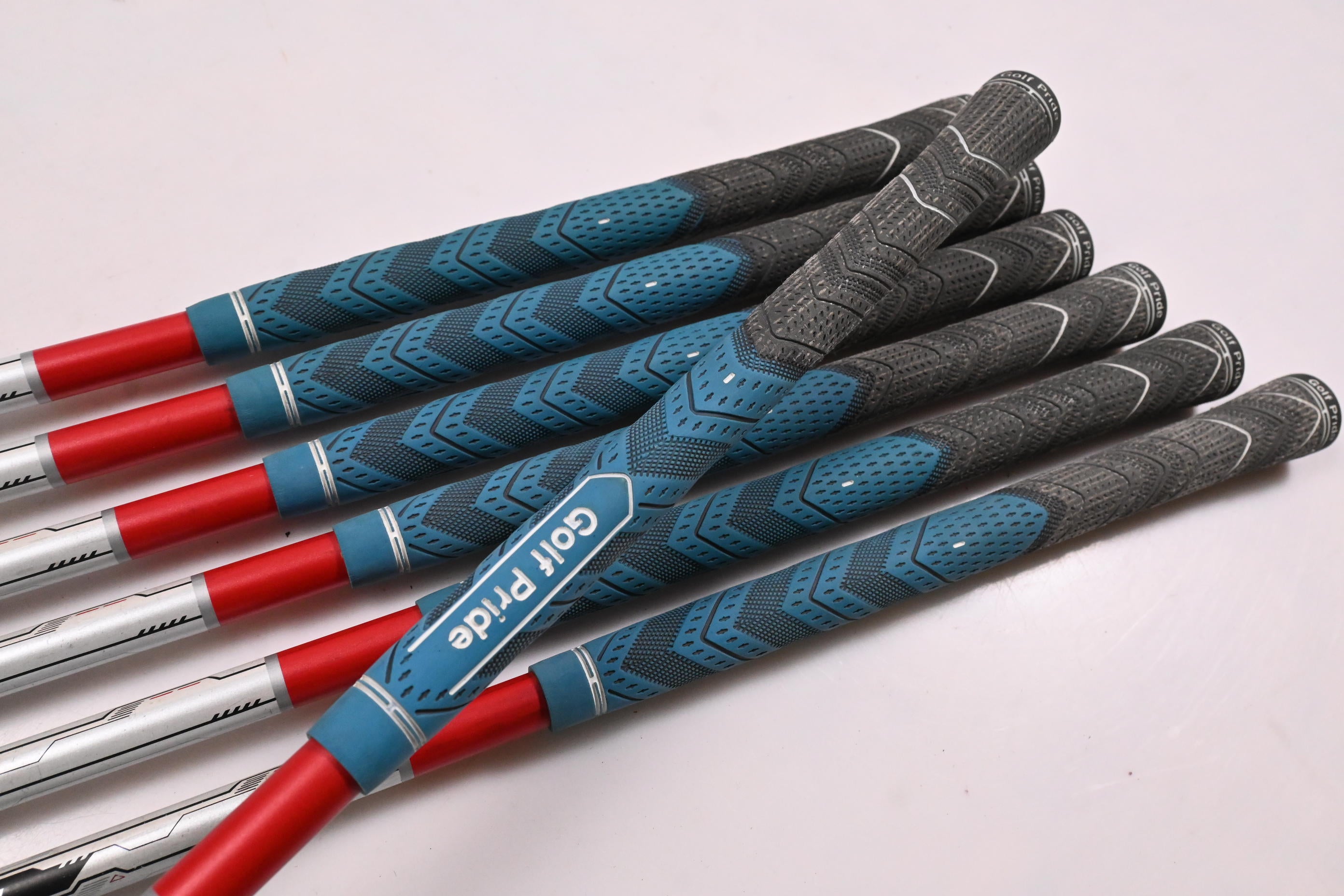 Taylormade R11 Irons / 5-PW+SW / Regular Flex Fujikura Motore 65 Shafts