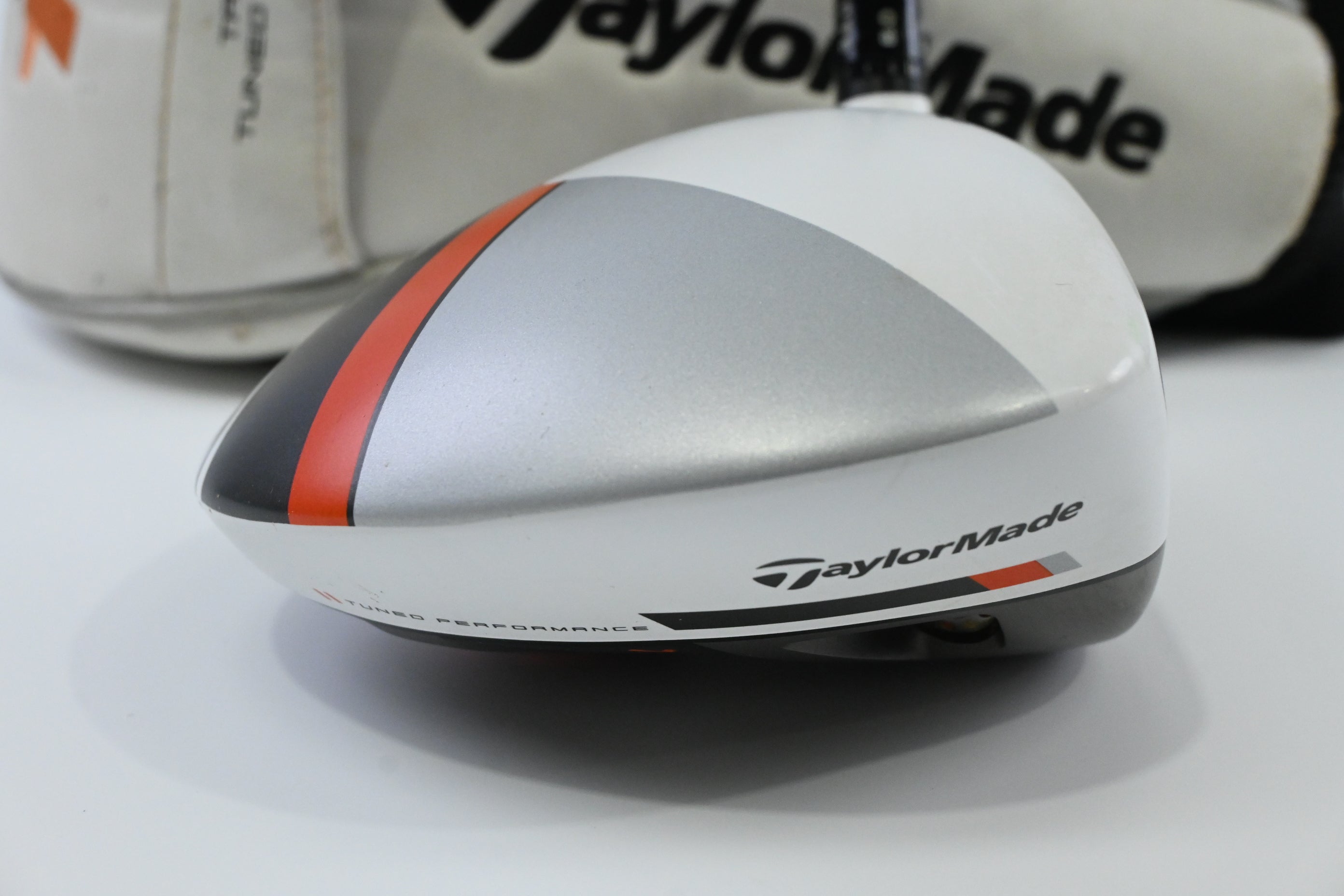 Taylormade R1 Driver / 10.5 Degree / Regular Flex RIP Phenom 55 Shaft