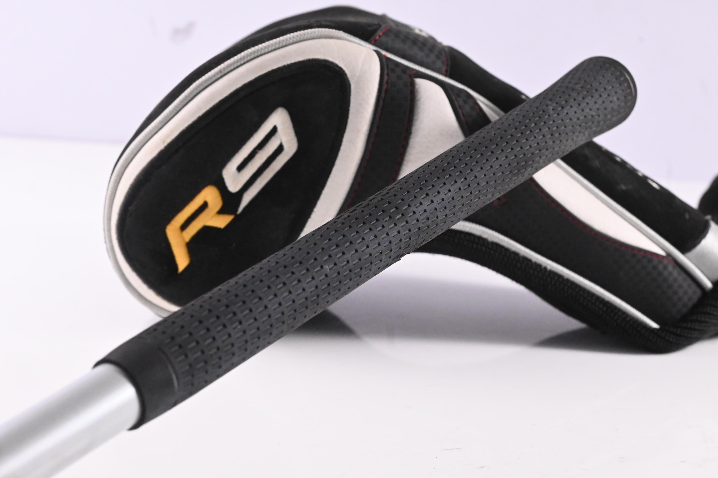 Taylormade R9 460 Driver / 10.5 Degree / Regular Flex Reax 60 Shaft