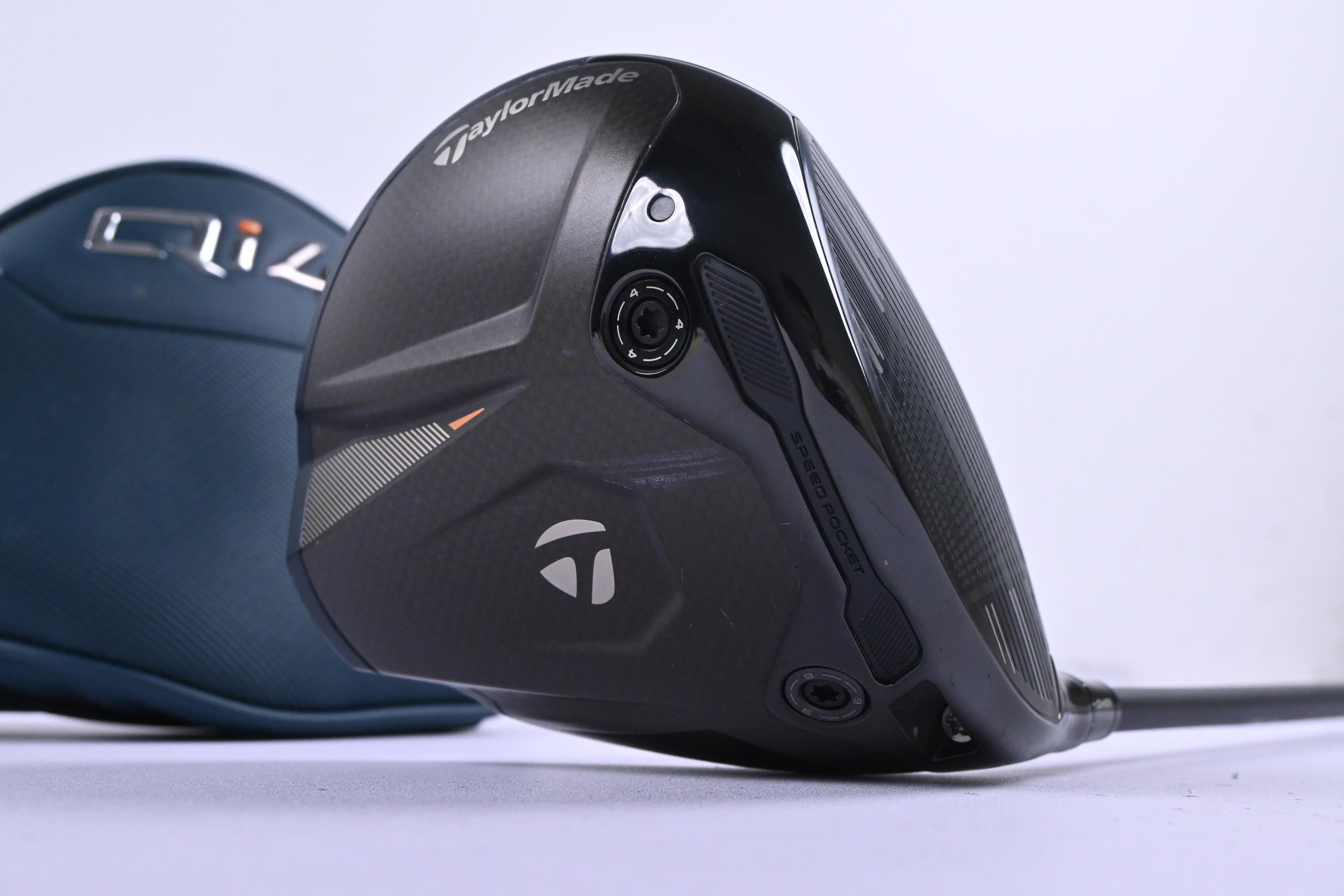 Taylormade Qi4D Driver / 9 Degree / X-Flex REAX Red 60 Shaft