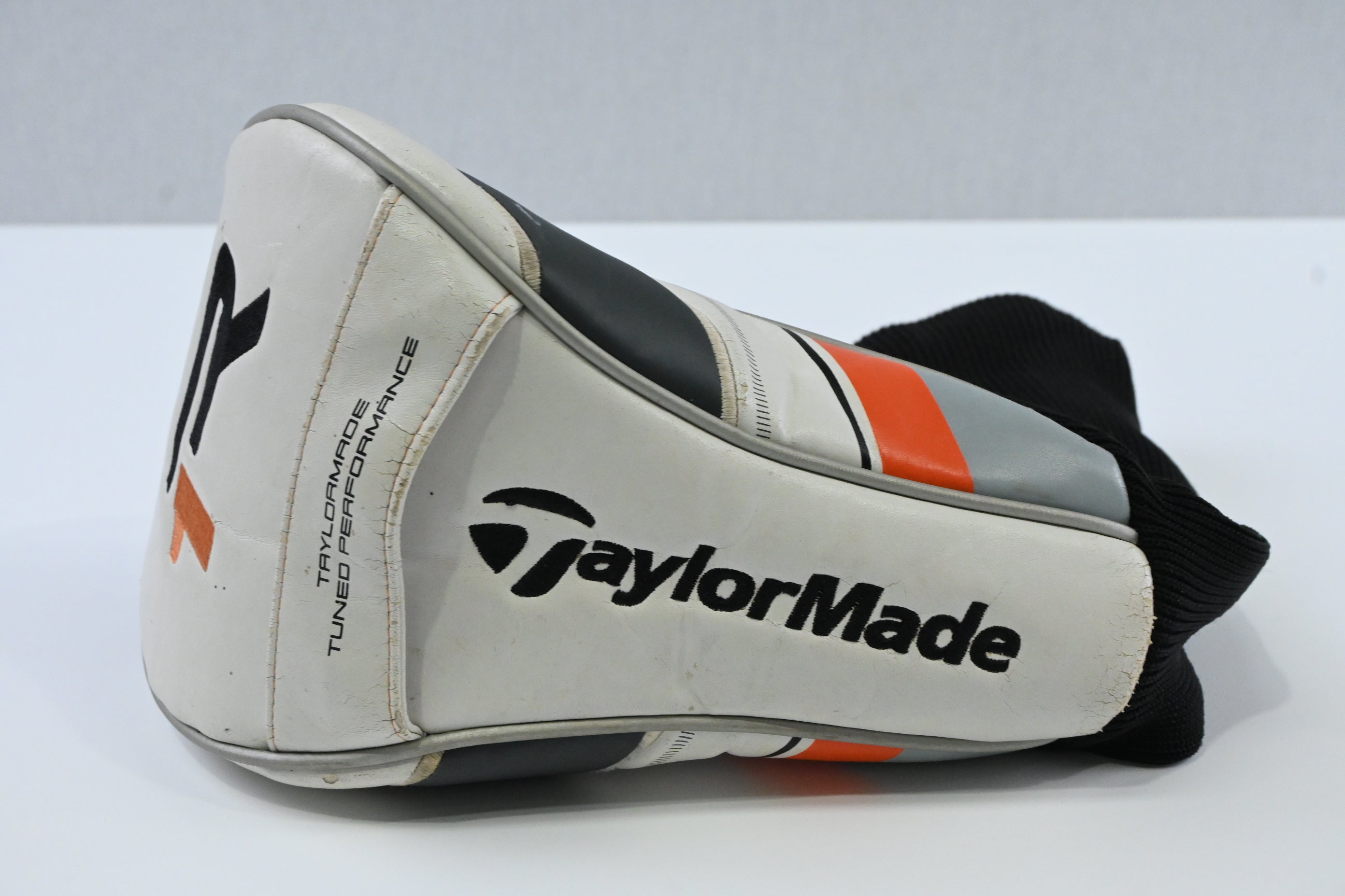 Taylormade R1 Driver / 10.5 Degree / Regular Flex RIP Phenom 55 Shaft
