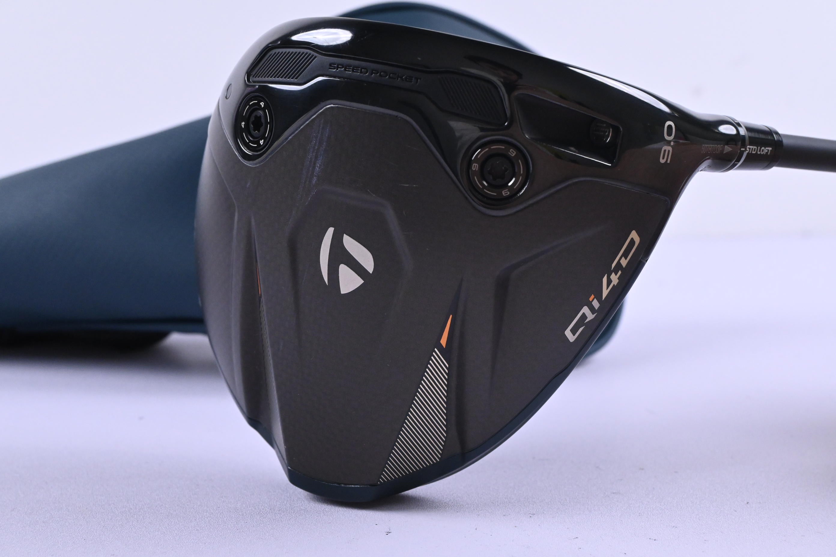 Taylormade Qi4D Driver / 9 Degree / X-Flex REAX Red 60 Shaft