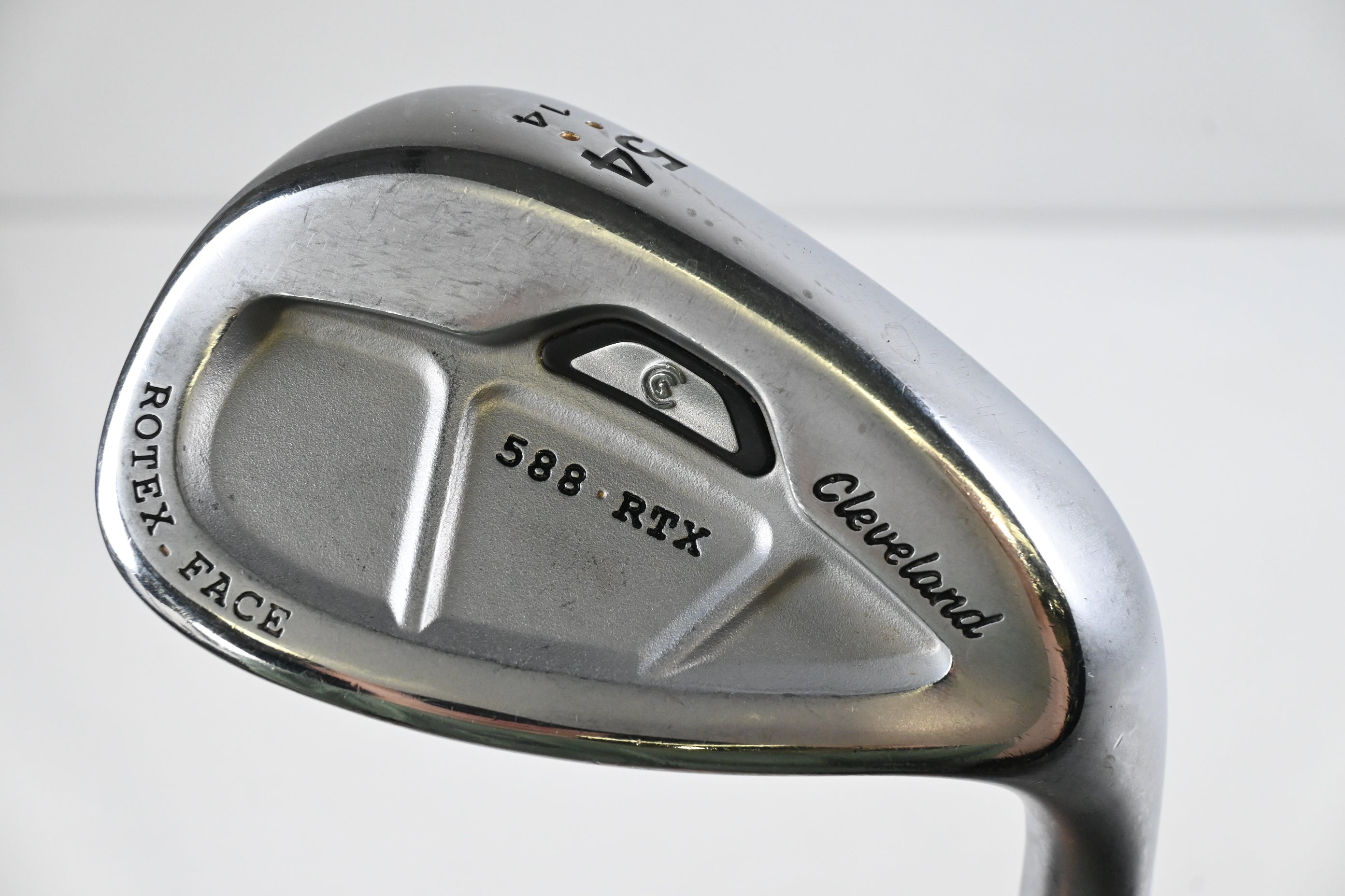Cleveland 588 RTX Sand Wedge / 54 Degree / Wedge Flex Dynamic Gold Shaft