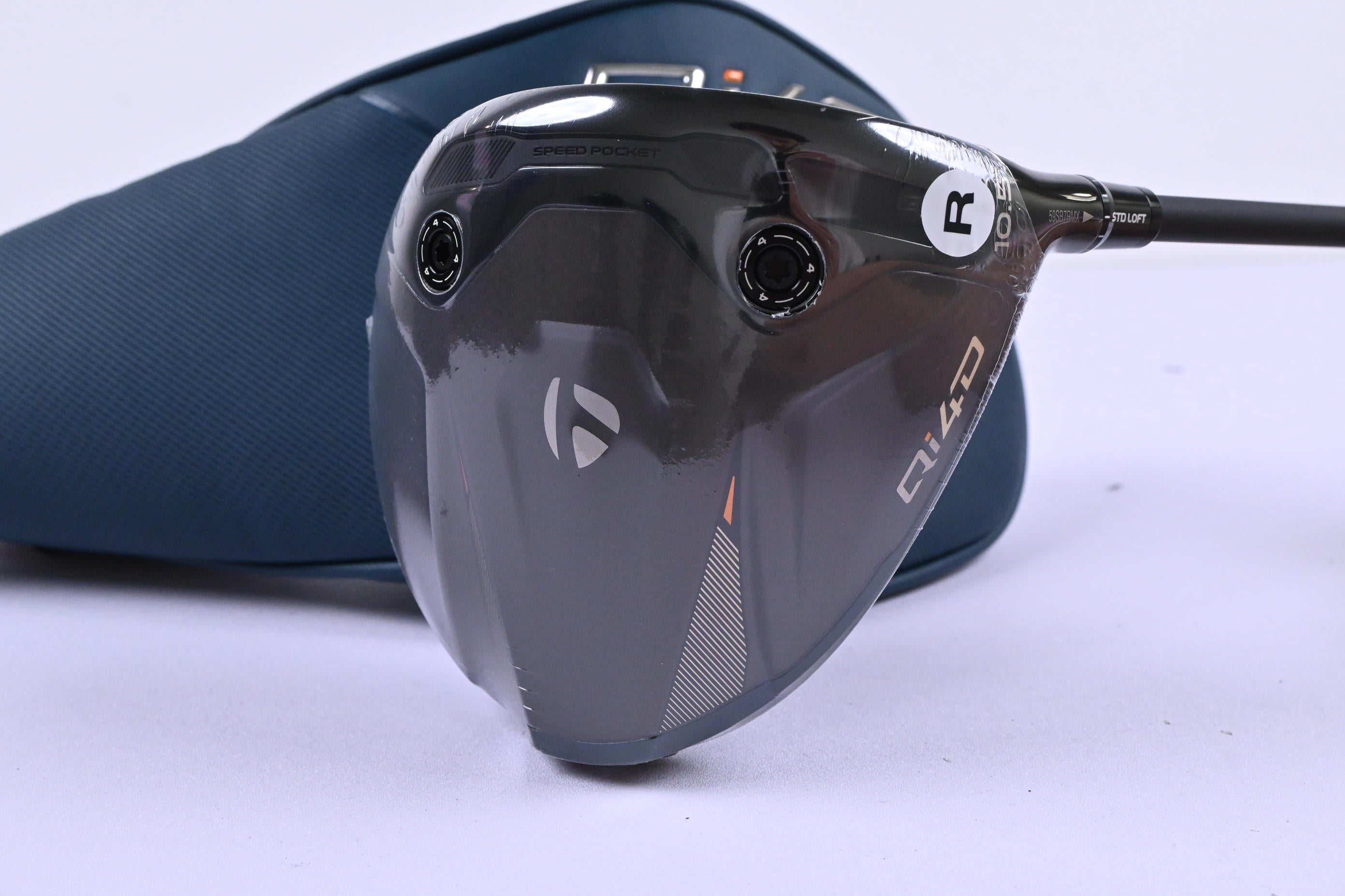 Taylormade Qi4D Driver / 10.5 Degree / Regular Flex REAX 50 Shaft