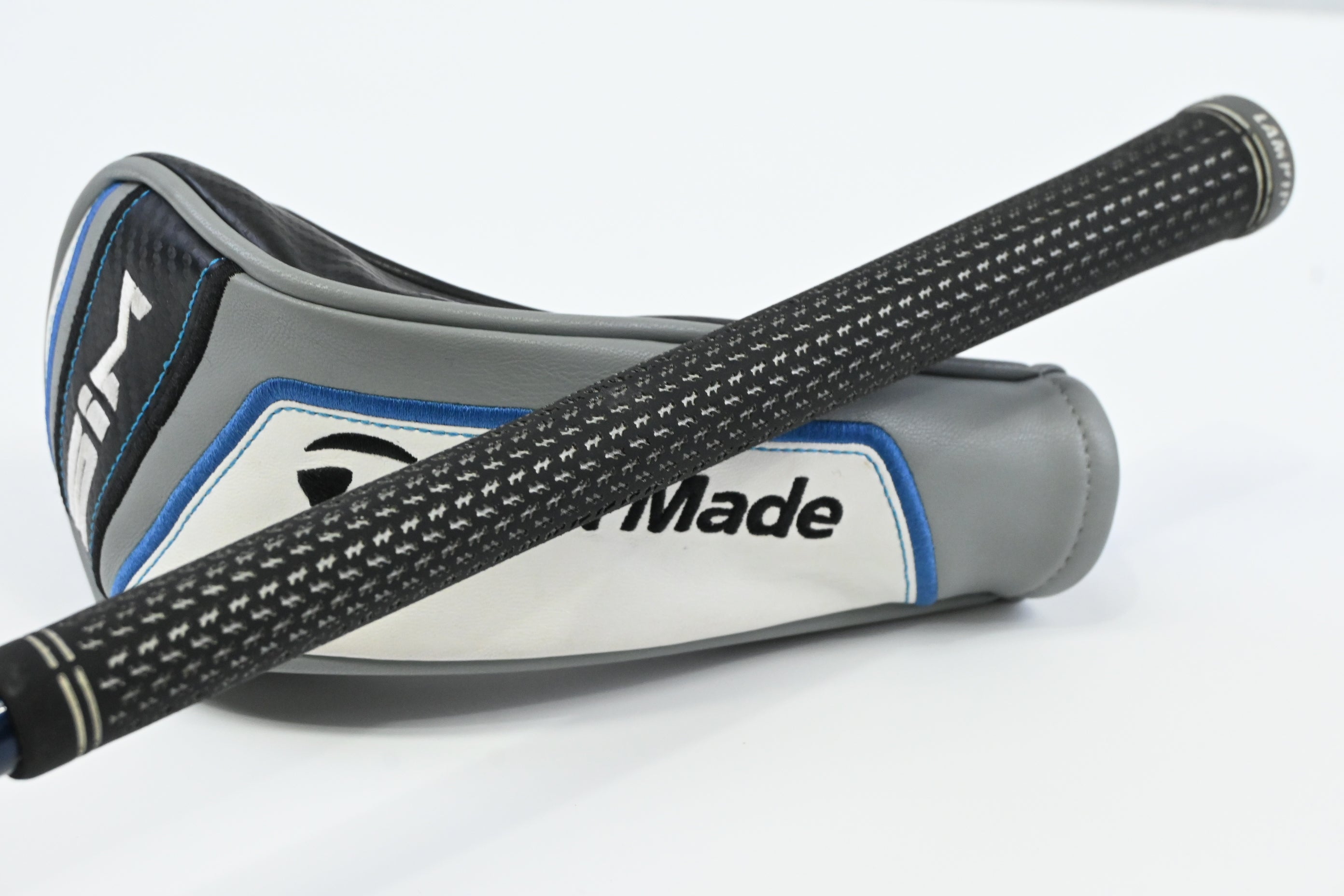 Taylormade SIM Max #3 Hybrid / 19 Degree / Stiff Flex Fujikura Ventus Blue 7
