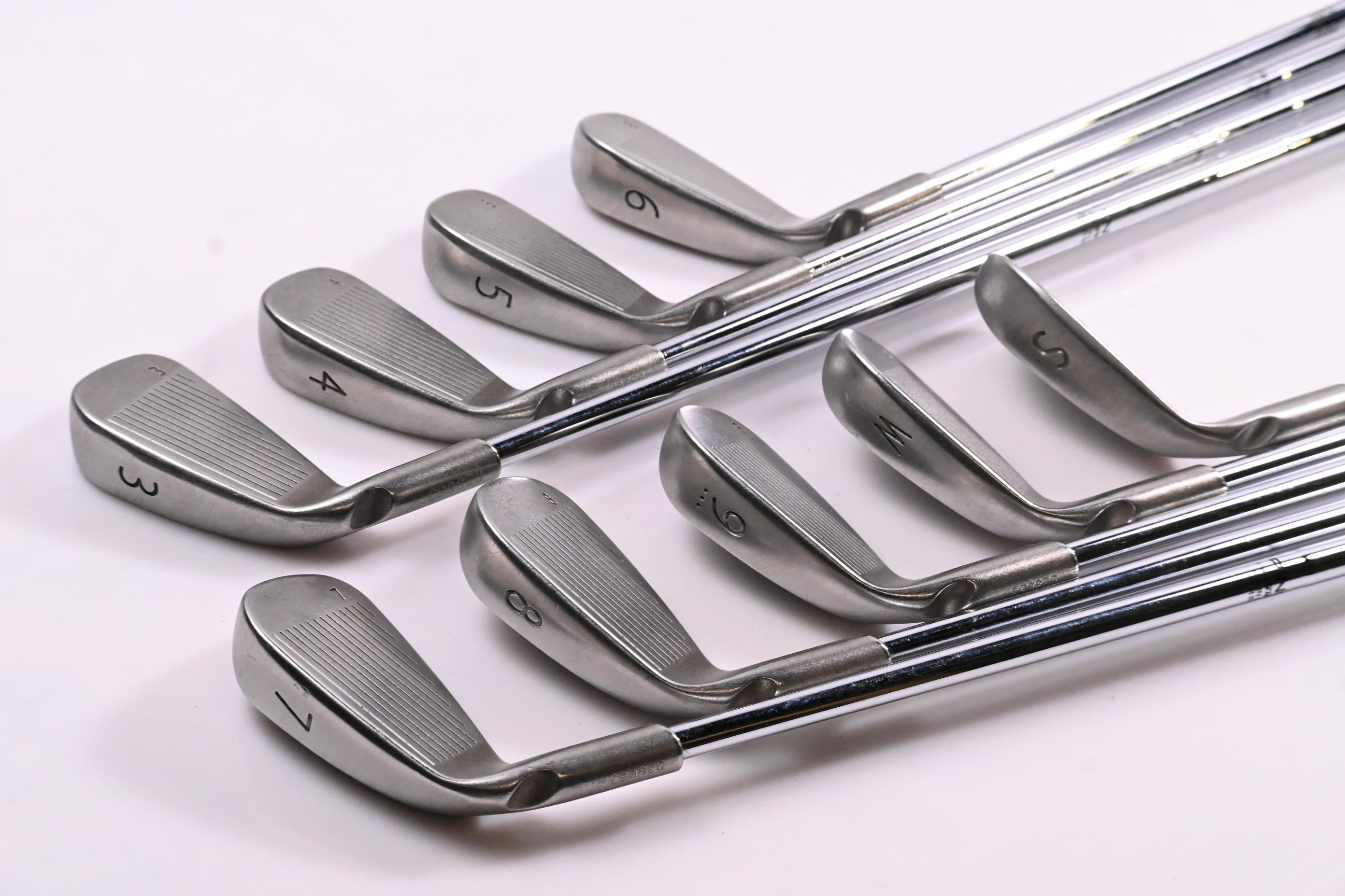 Ping i5 Irons / 3-PW+SW / Black Dot / Regular Flex Ping AWT Shafts