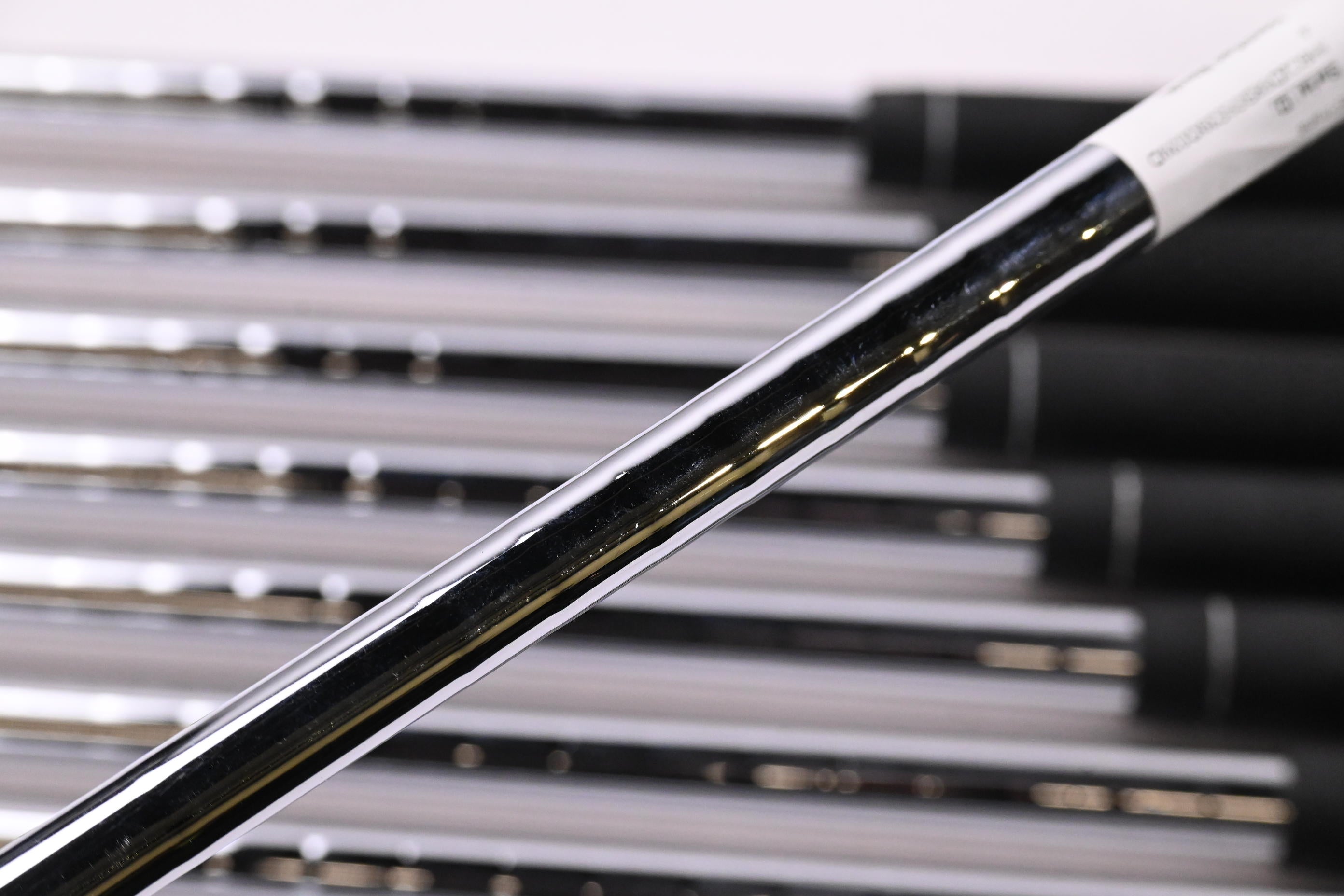Ping i5 Irons / 3-PW+SW / Black Dot / Regular Flex Ping AWT Shafts