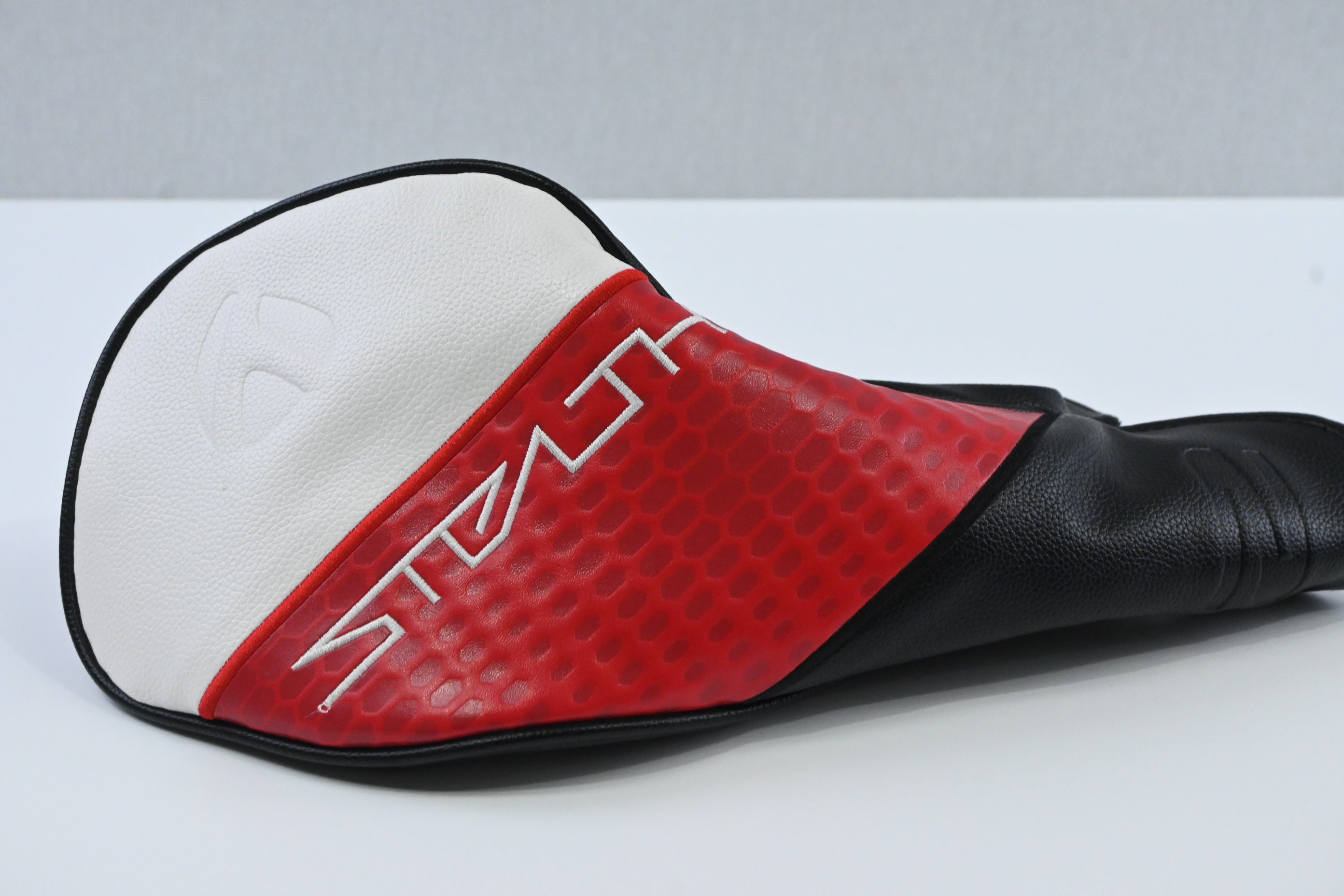Taylormade Stealth 2 Driver / 10.5 Degree / Regular Flex Fujikura Speeder NX 50