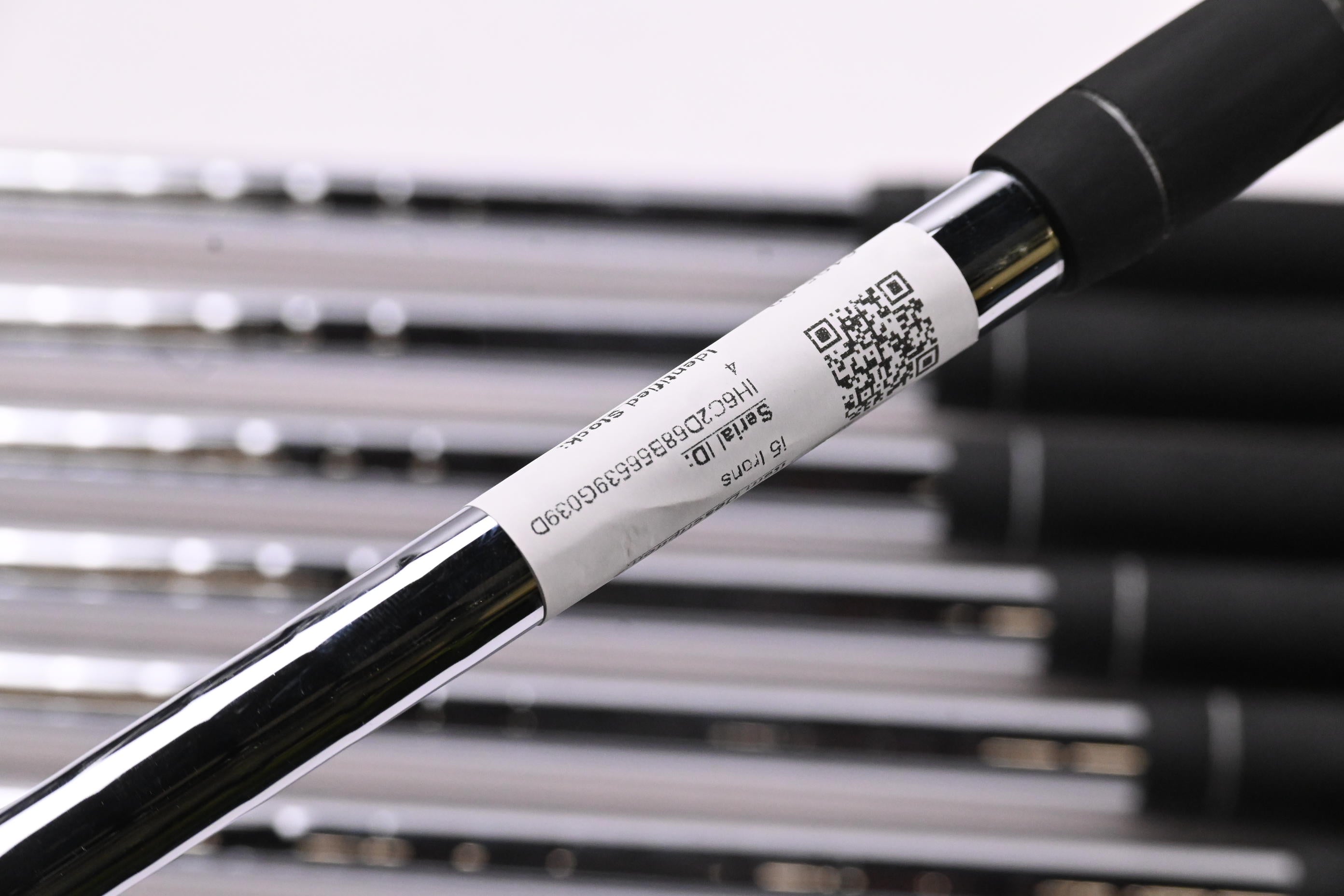 Ping i5 Irons / 3-PW+SW / Black Dot / Regular Flex Ping AWT Shafts