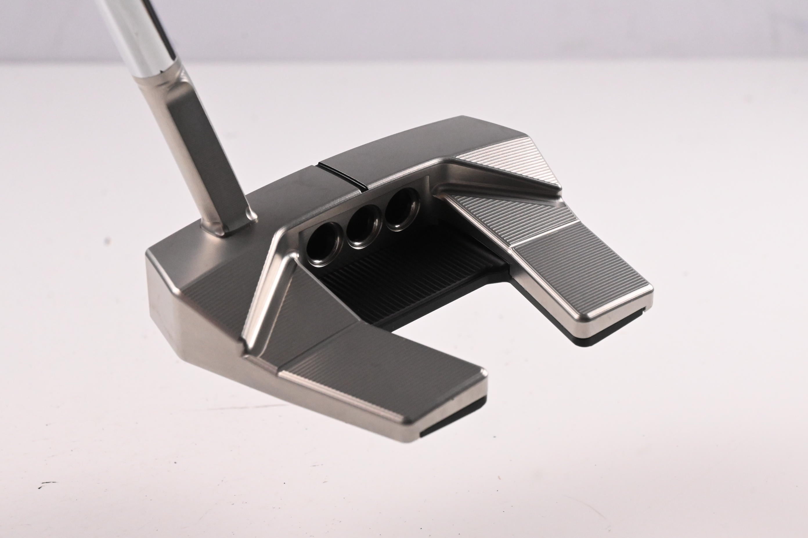 Scotty Cameron 2026 Phantom 5.5 Putter / 33 Inch