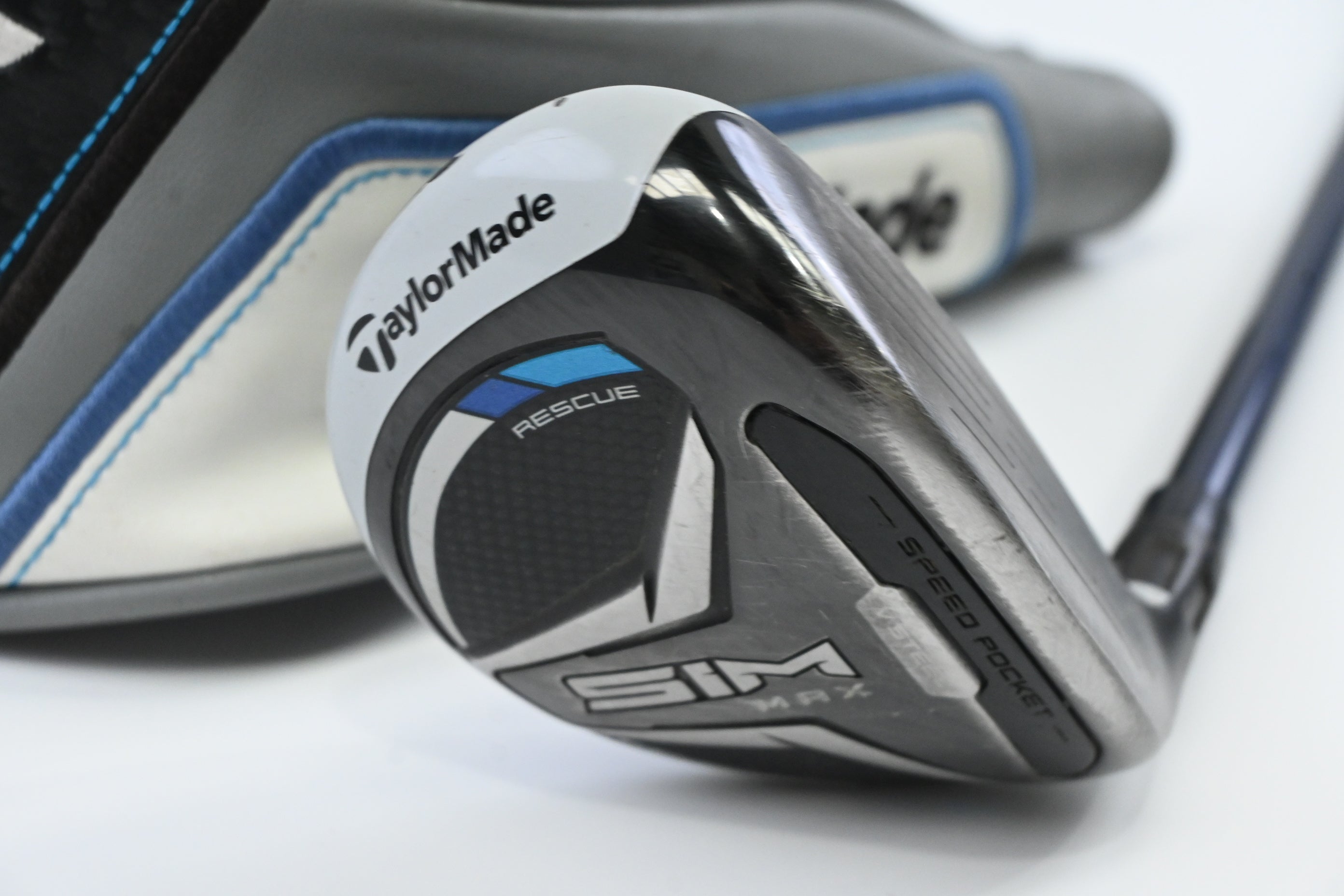 Taylormade SIM Max #3 Hybrid / 19 Degree / Stiff Flex Fujikura Ventus Blue 7