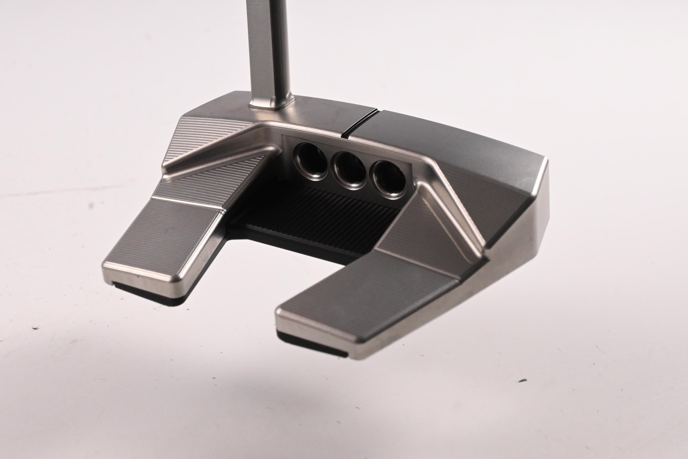 Scotty Cameron 2026 Phantom 5.5 Putter / 33 Inch