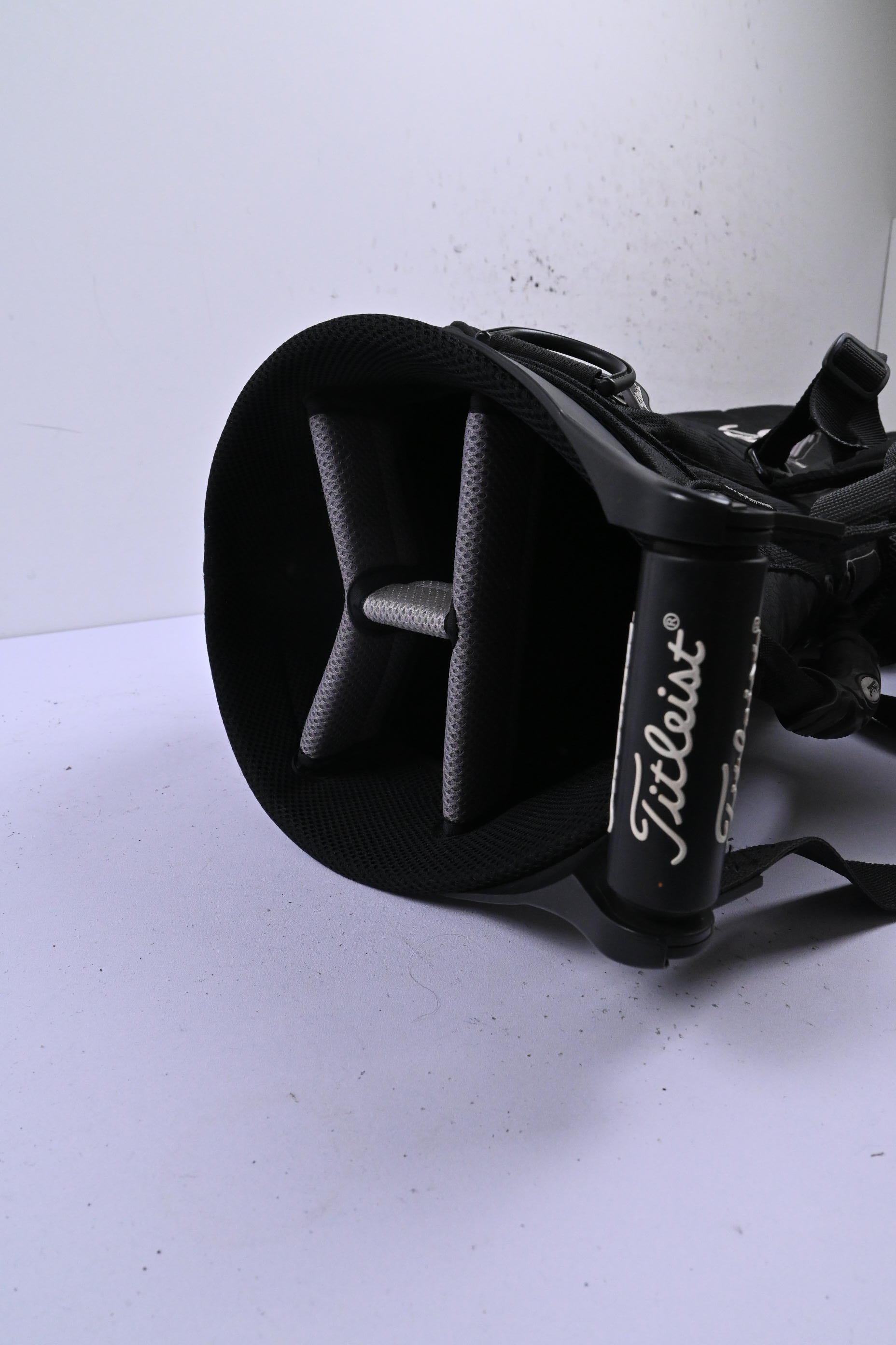 Titleist Stand Bag / 4-Way Divider / Black & White
