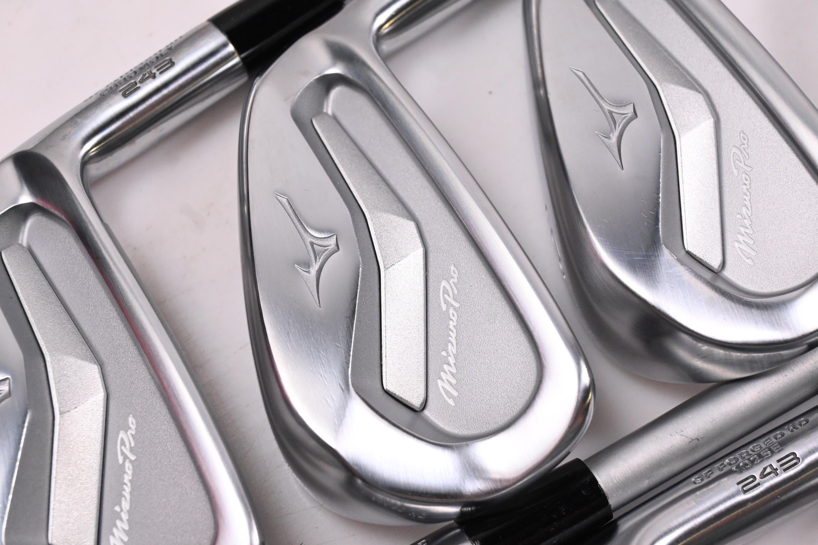 Mizuno Pro 243 Irons / 4-PW+GW / Stiff Flex Project X LS 120 Shafts