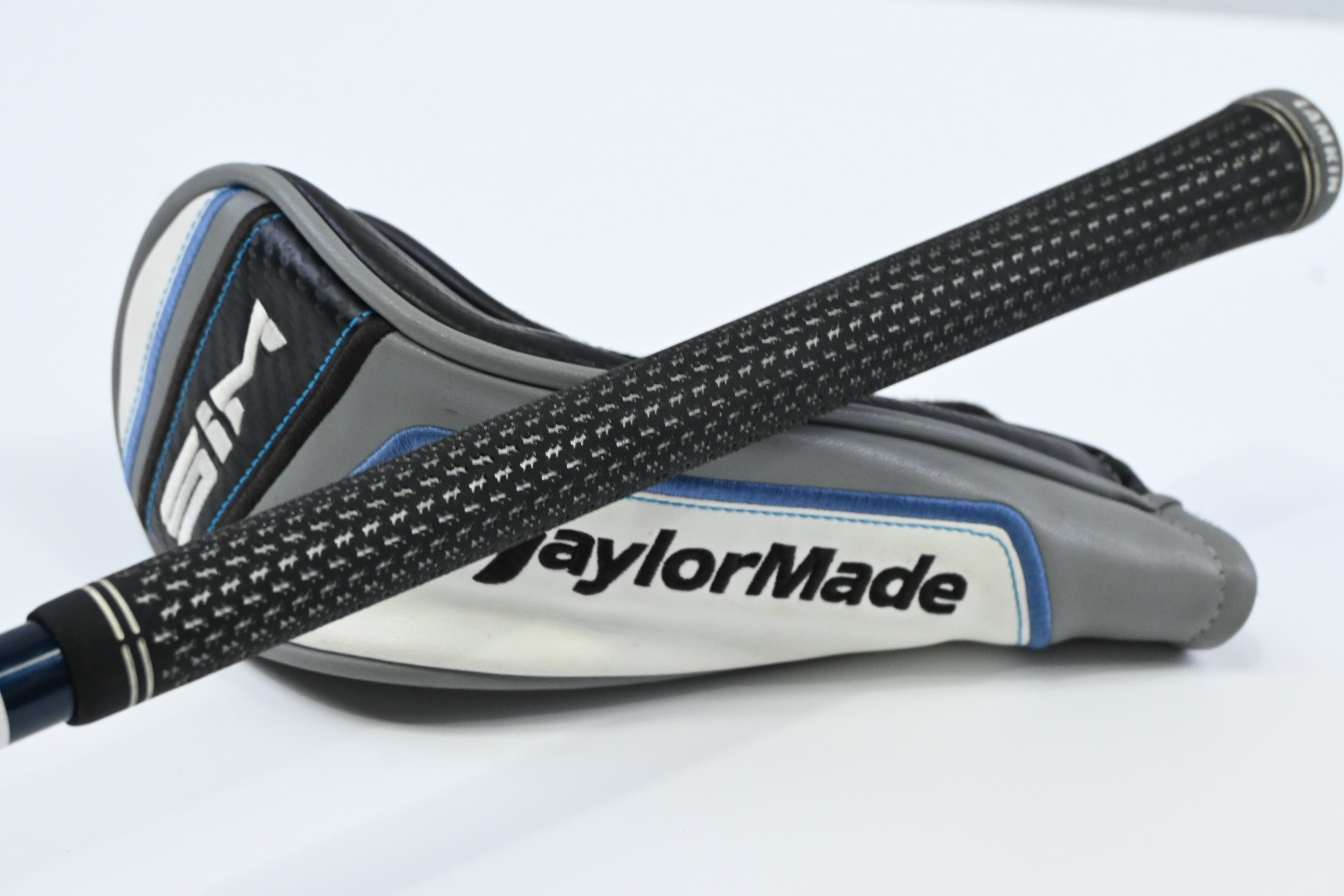 Taylormade SIM Max #3 Hybrid / 19 Degree / Stiff Flex Fujikura Ventus Blue 7