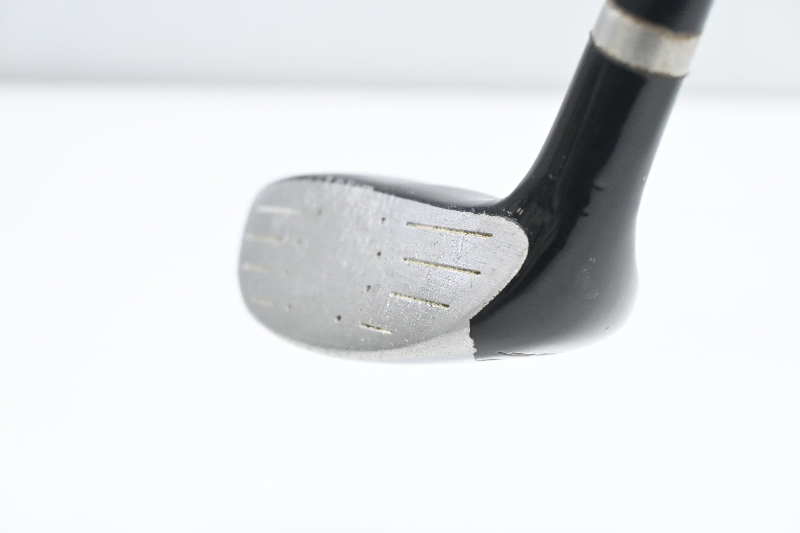 Wilson Deep Red Tour #5 Hybrid / 25 Degree / Regular Flex Wilson Deep Red Tour