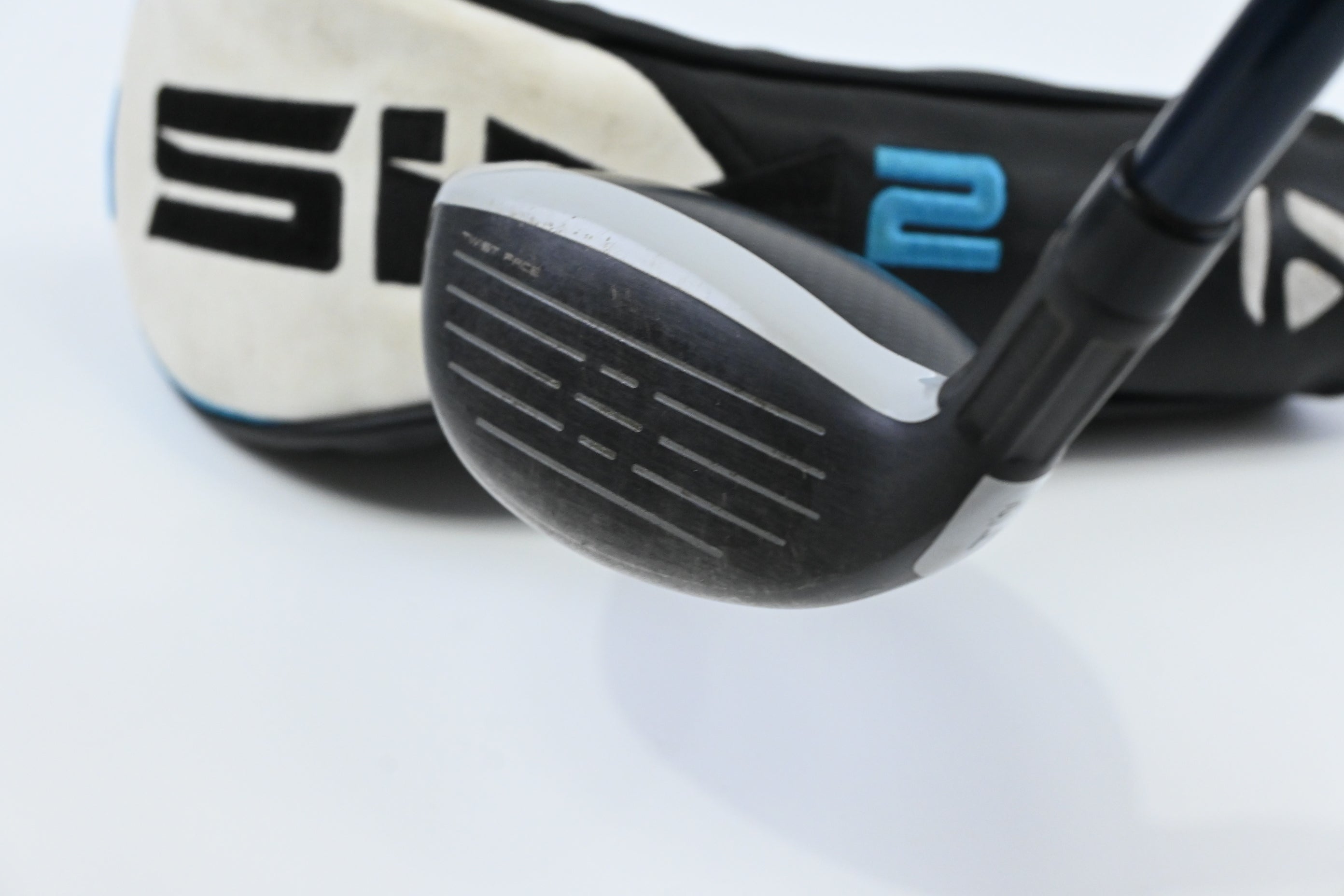 Taylormade SIM2 Max #4 Hybrid / 22 Degree / Regular Flex Fujikura Ventus Blue 6