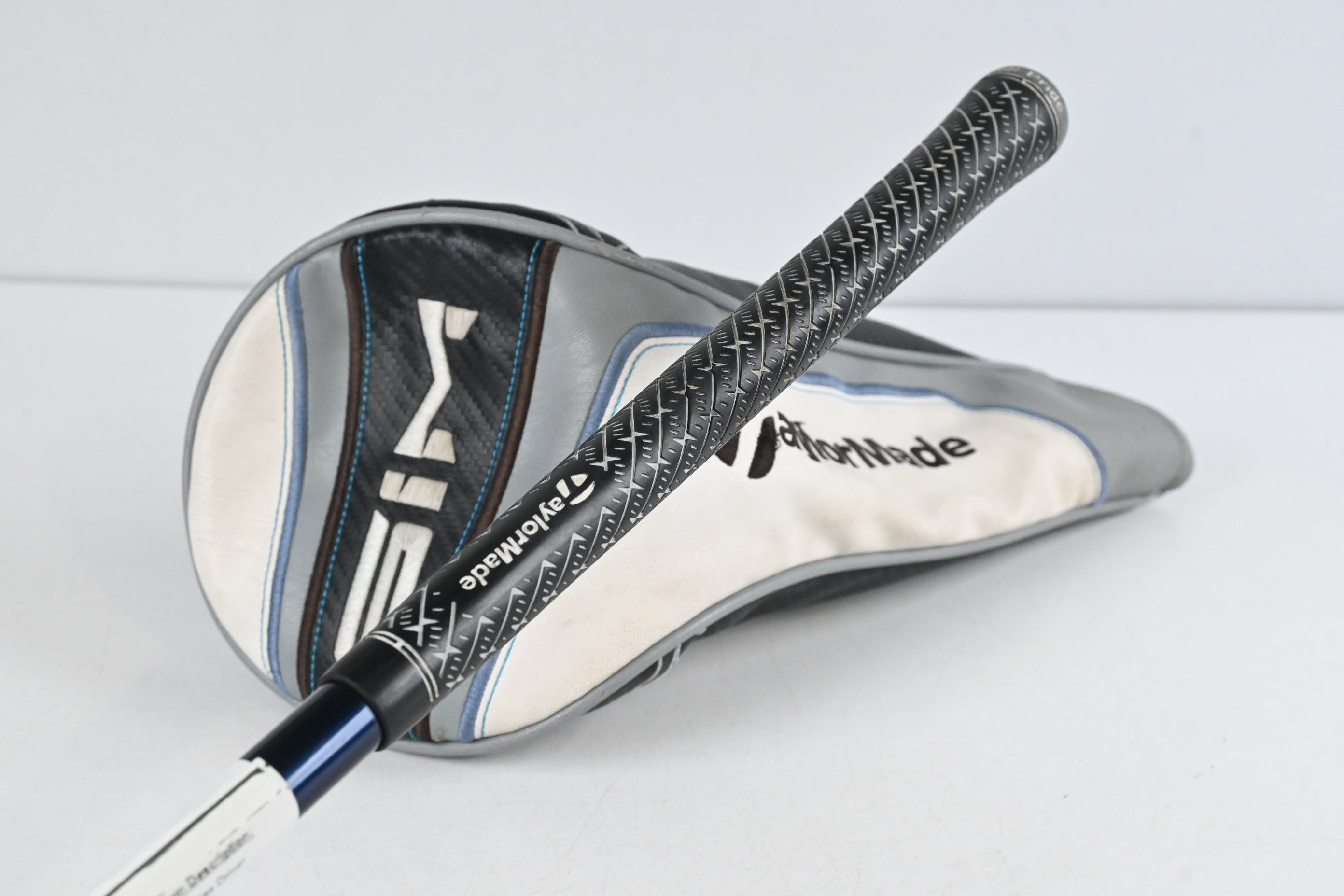 Taylormade SIM Max Driver / 9 Degree / Stiff Flex Fujikura Ventus Blue 6 Shaft