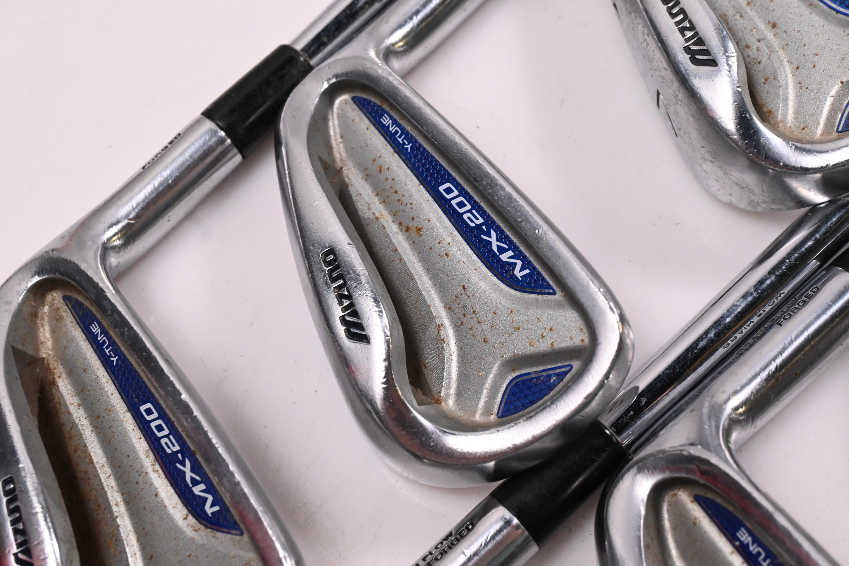 Mizuno MX-200 Irons / 5-PW / Regular Flex Dynalite Gold XP R300 Shafts