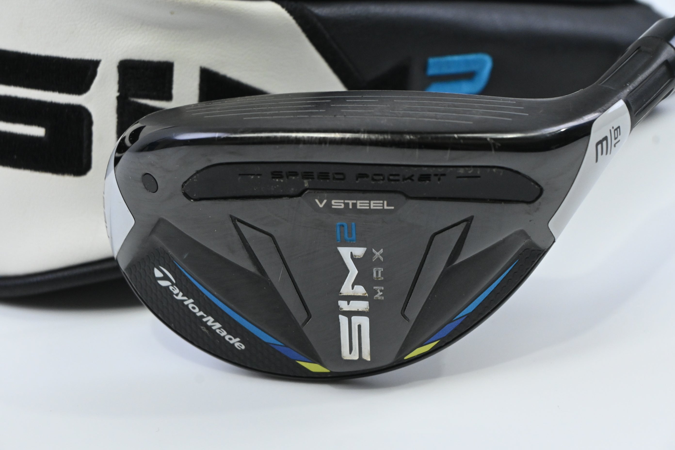 Taylormade SIM2 Max #3 Hybrid / 19 Degree / Stiff Flex Fujikura Ventus Blue 7