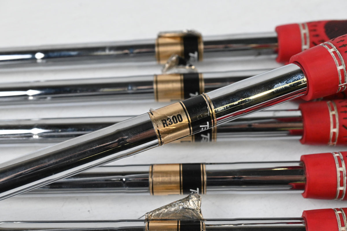 Cleveland CG Red Irons / 4-PW / Regular Flex Dynamic Gold R300 Shafts