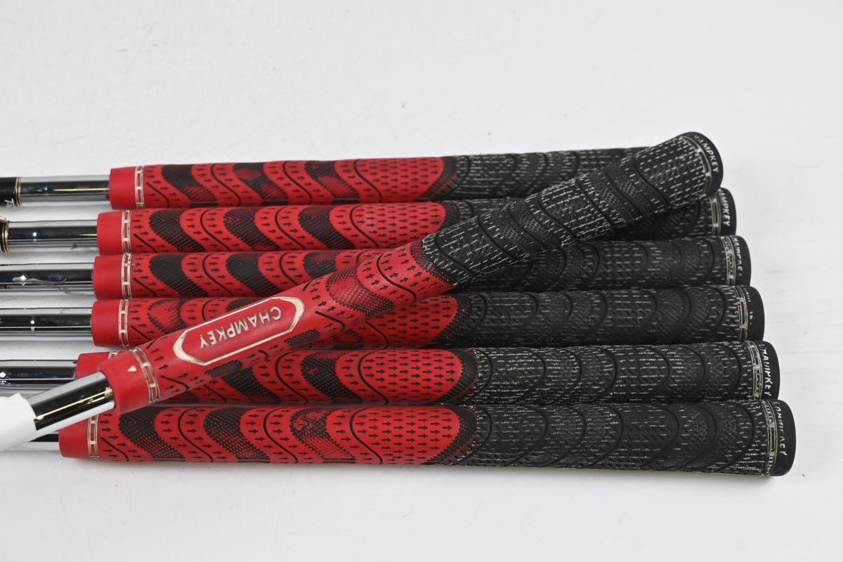 Cleveland CG Red Irons / 4-PW / Regular Flex Dynamic Gold R300 Shafts